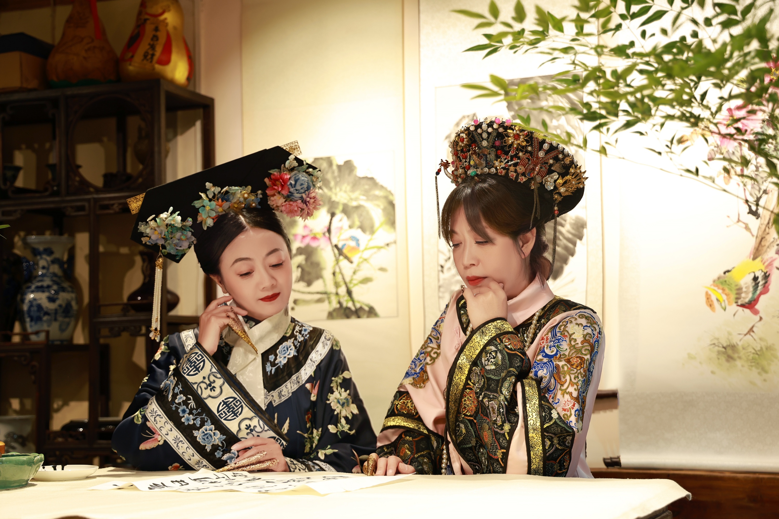 清宫古装造型及古风下午茶，独家室内场景拍照和书法体验- Eatwith