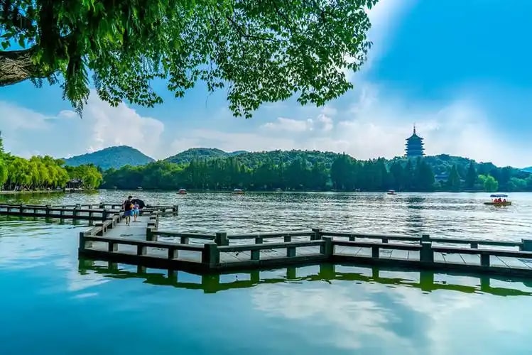 杭州西湖 雷峰塔 杭州宋城  私人导览一日游