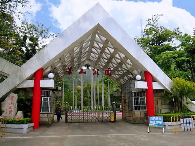 珠海私人导览1日游 景山公园 景山观光步道 珠海大剧院 圆明新园 香炉湾沙滩 情侣路 珠海渔女