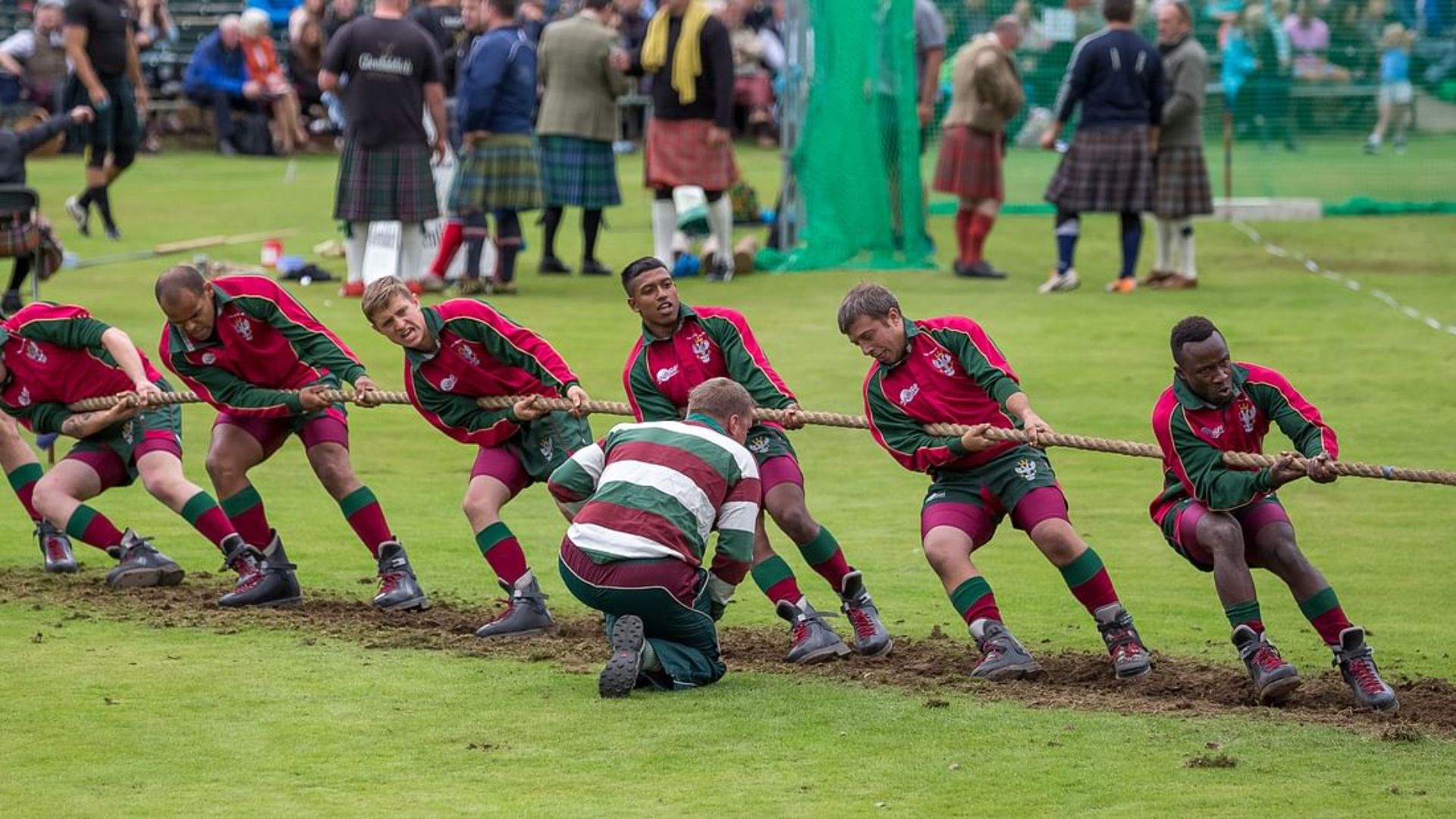 爱丁堡 (Edinburgh) 出发的苏格兰高地运动会之旅