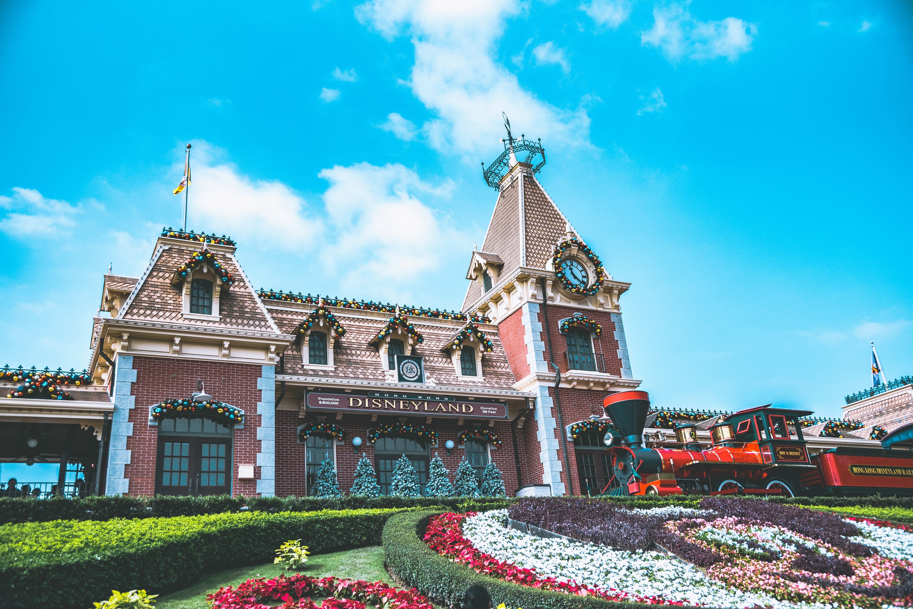 深圳来往香港迪士尼乐园包车接送