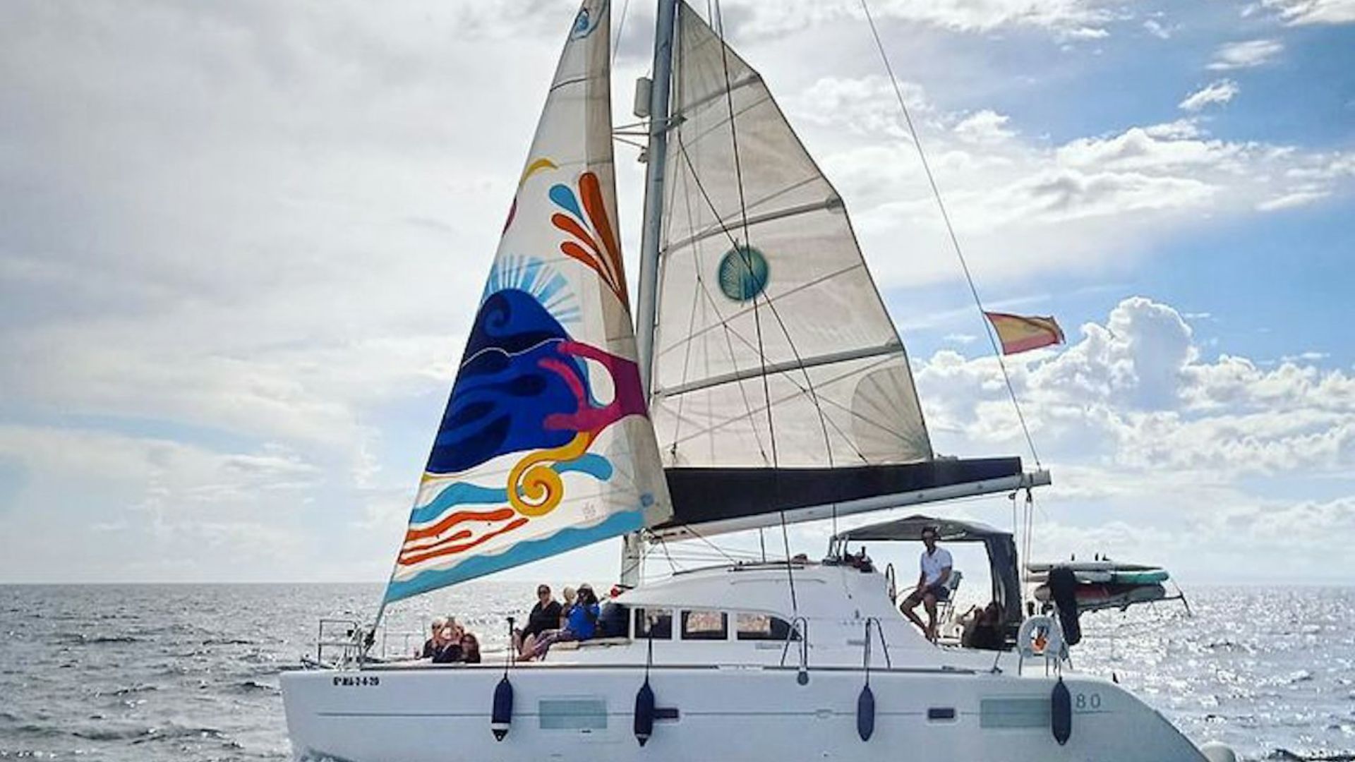 马贝拉双体船游览