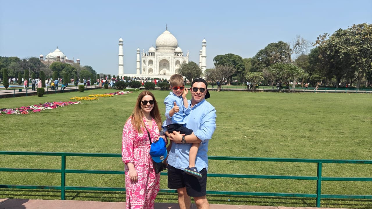 从德里出发：搭乘 Gatiman 特快列车前往阿格拉 (Agra) 的私人一日游