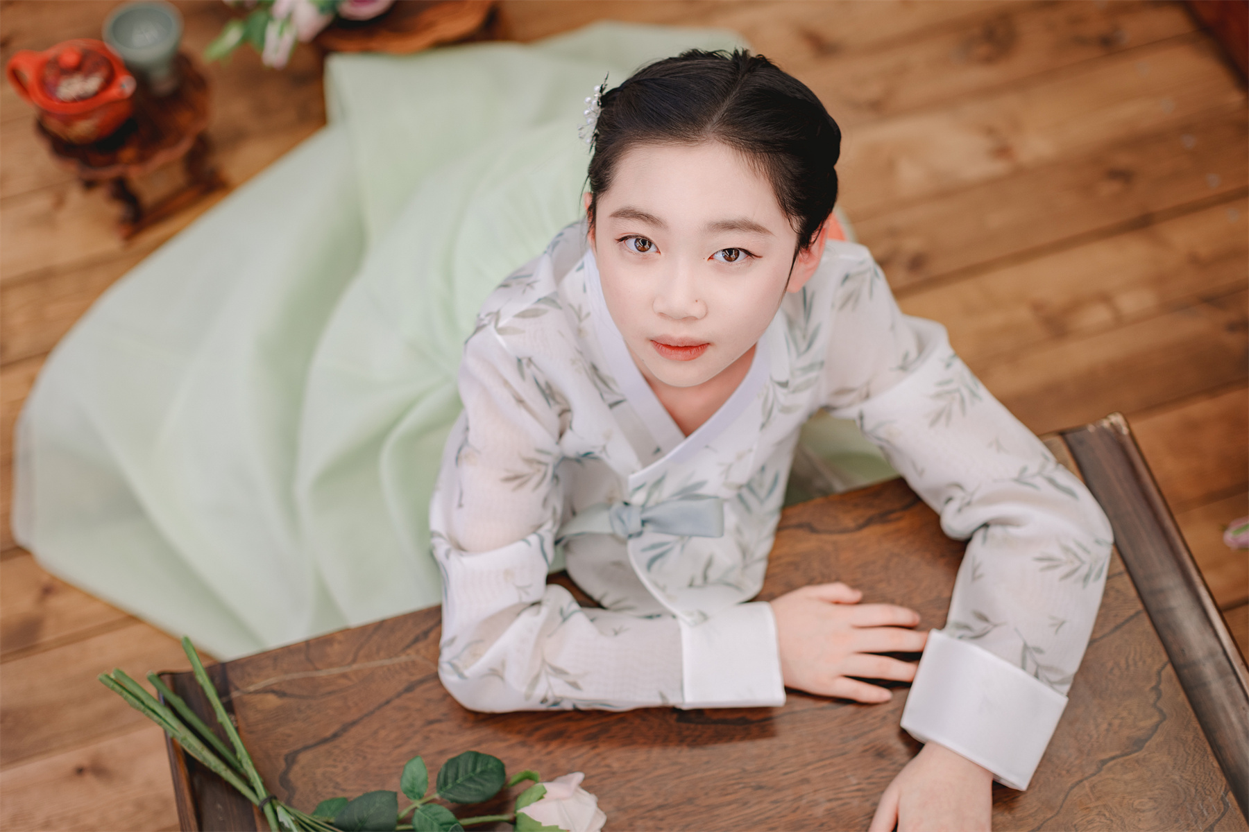 济州岛传统韩服室内写真体验 (Traditional Hanbok Indoor Studio Photoshoot Experience in Jeju)