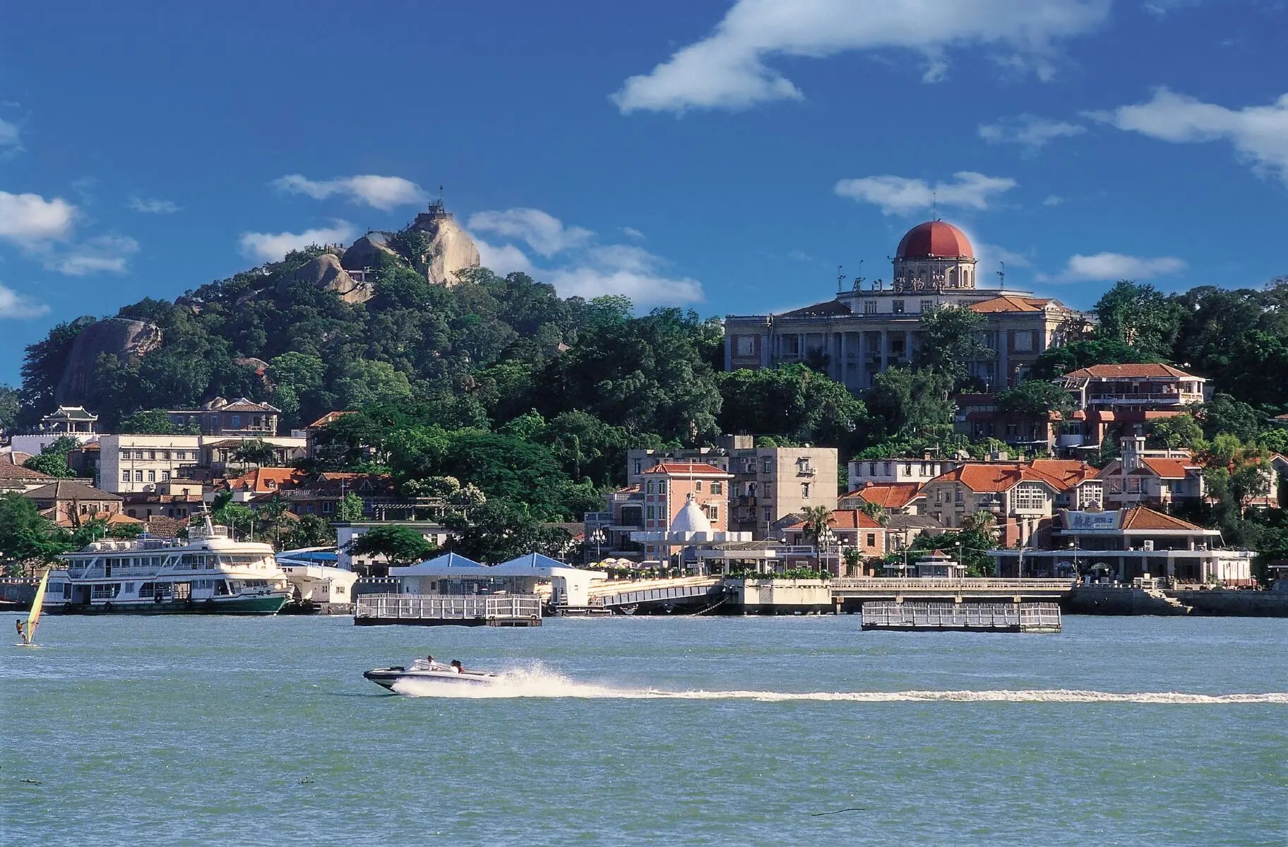 厦门鼓浪屿 南普陀寺 胡里山炮台 环岛路 私人导览一日游 
