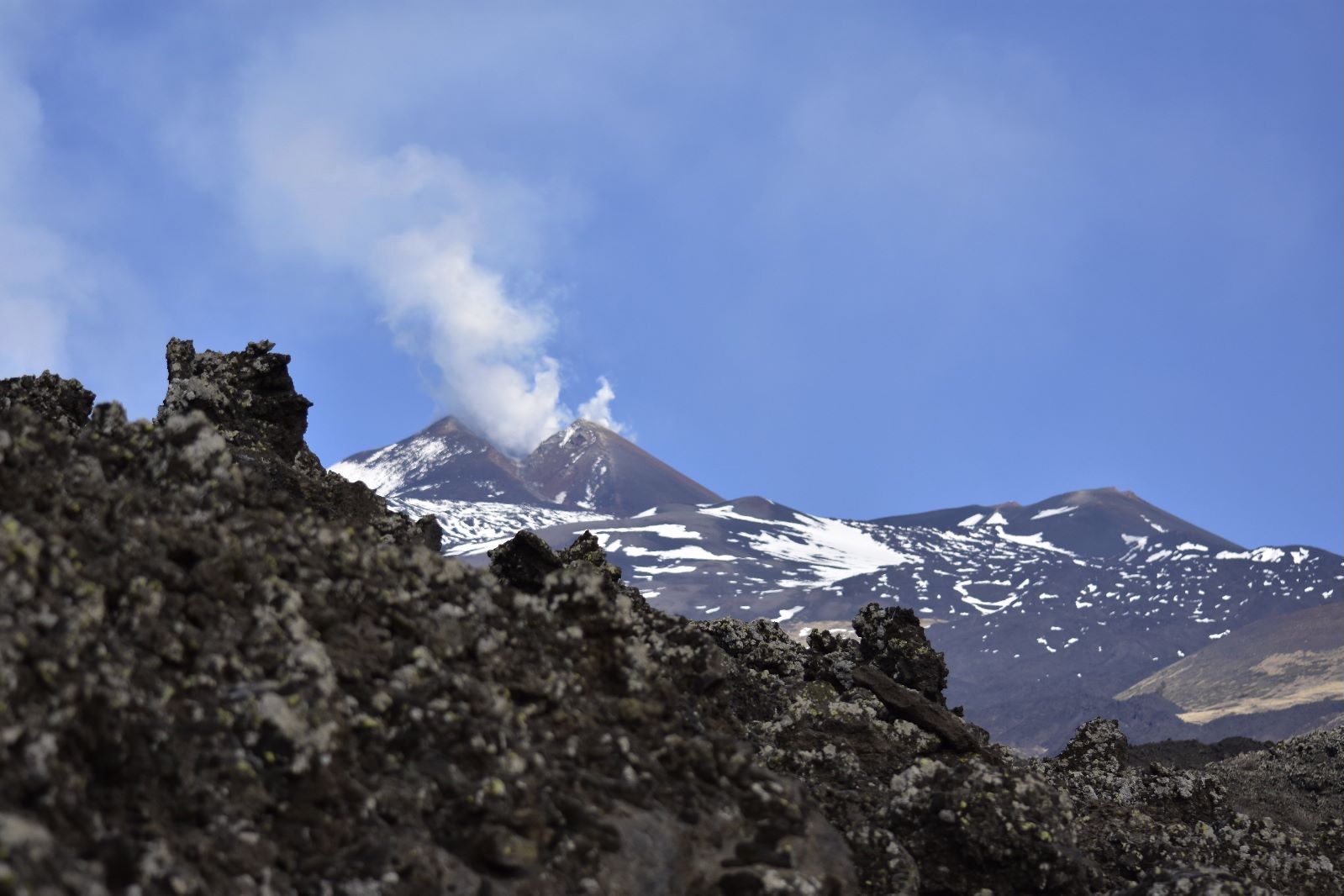 从卡塔尼亚出发的埃特纳火山和葡萄酒之旅