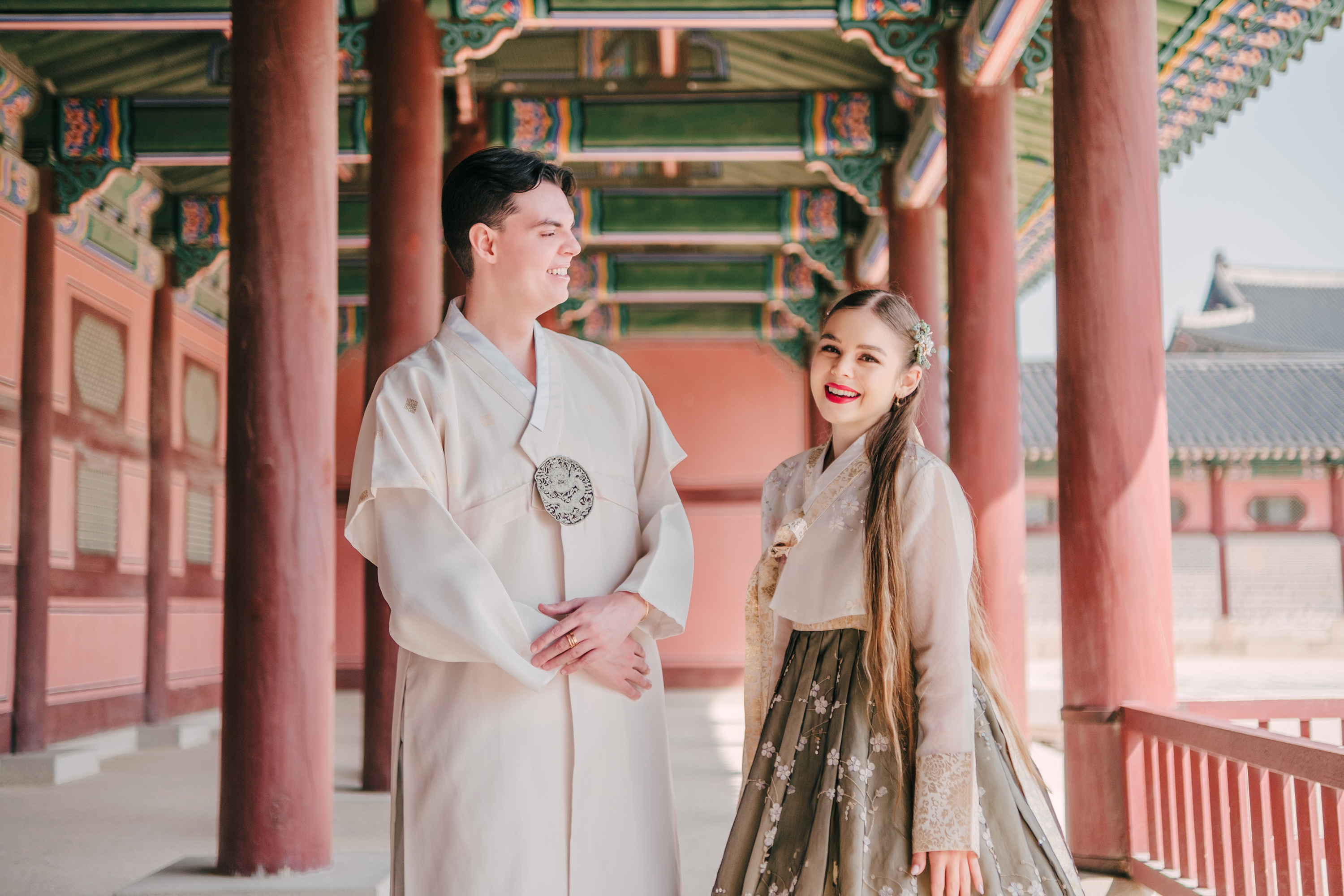 景福宫韩服体验与历史之旅 (Hanbok Photoshoot and History Tour at Gyeongbokgung Palace)