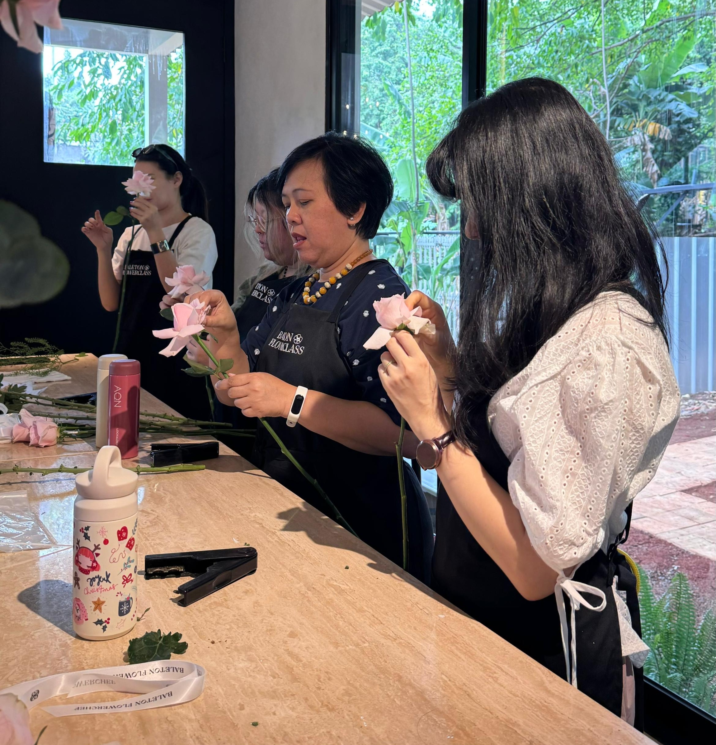巴厘岛花艺师雅加达趣味花艺工作坊 (Fun Flower Workshop in Jakarta with Baleton Flowerchef)