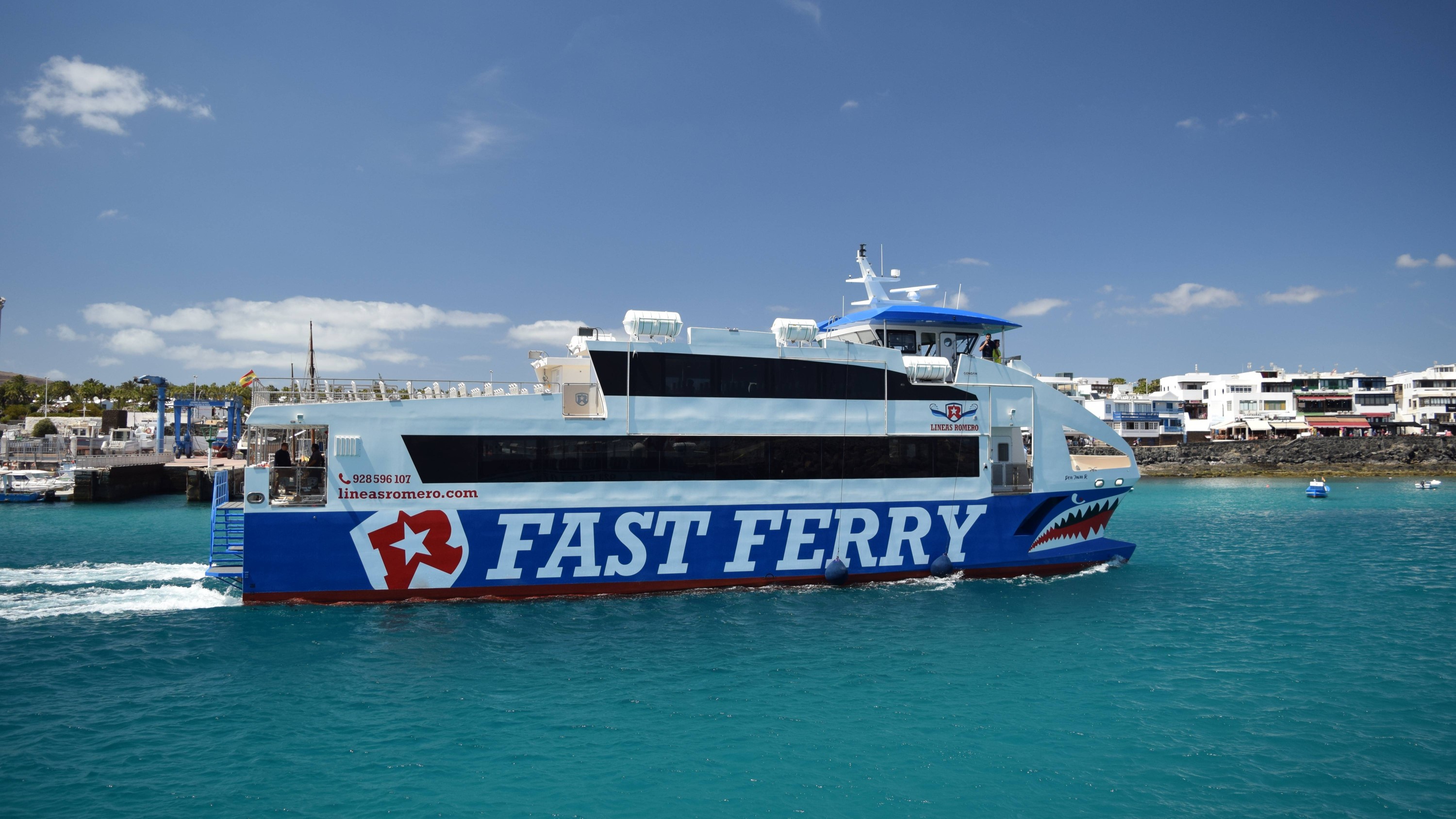 从兰萨罗特岛出发前往富埃特文图拉岛和科拉莱霍一日游