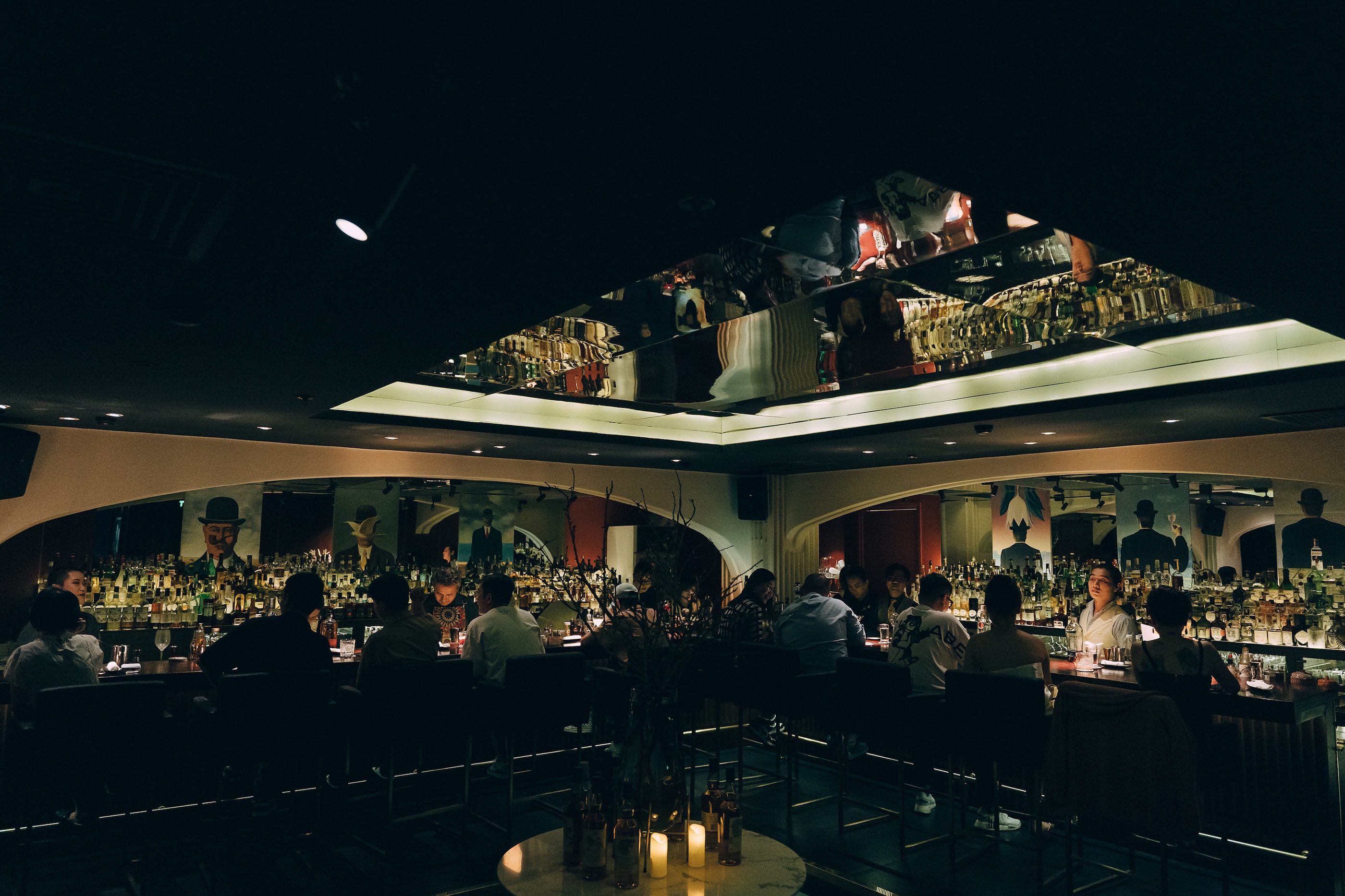 西贡兔子洞酒吧夜生活体验 (Nightlife Experience At Speakeasy Bar - Rabbit Hole Saigon)