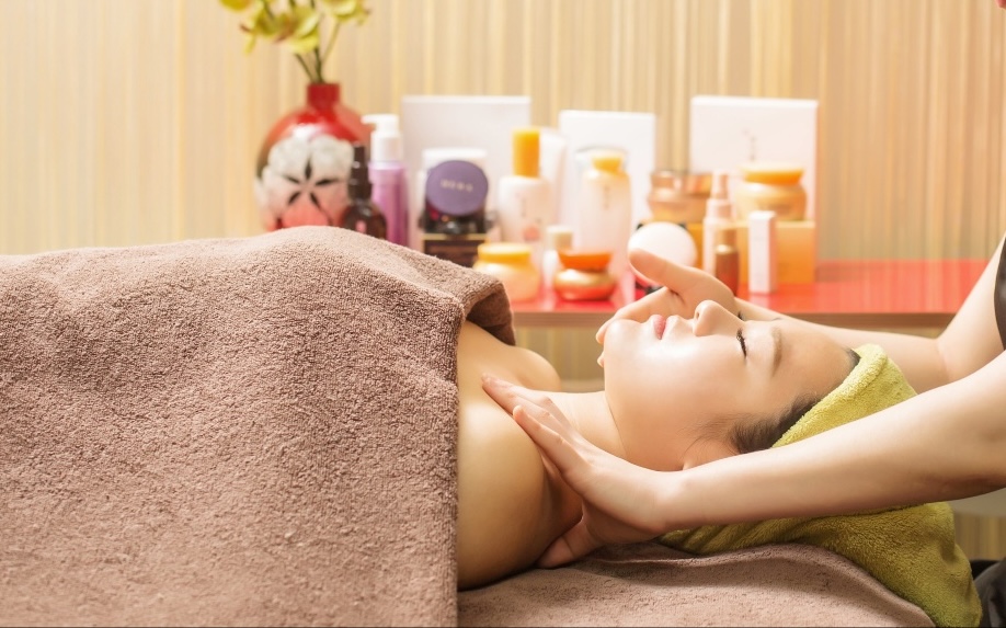 明洞TBC头部SPA、面部护理和身体按摩护理