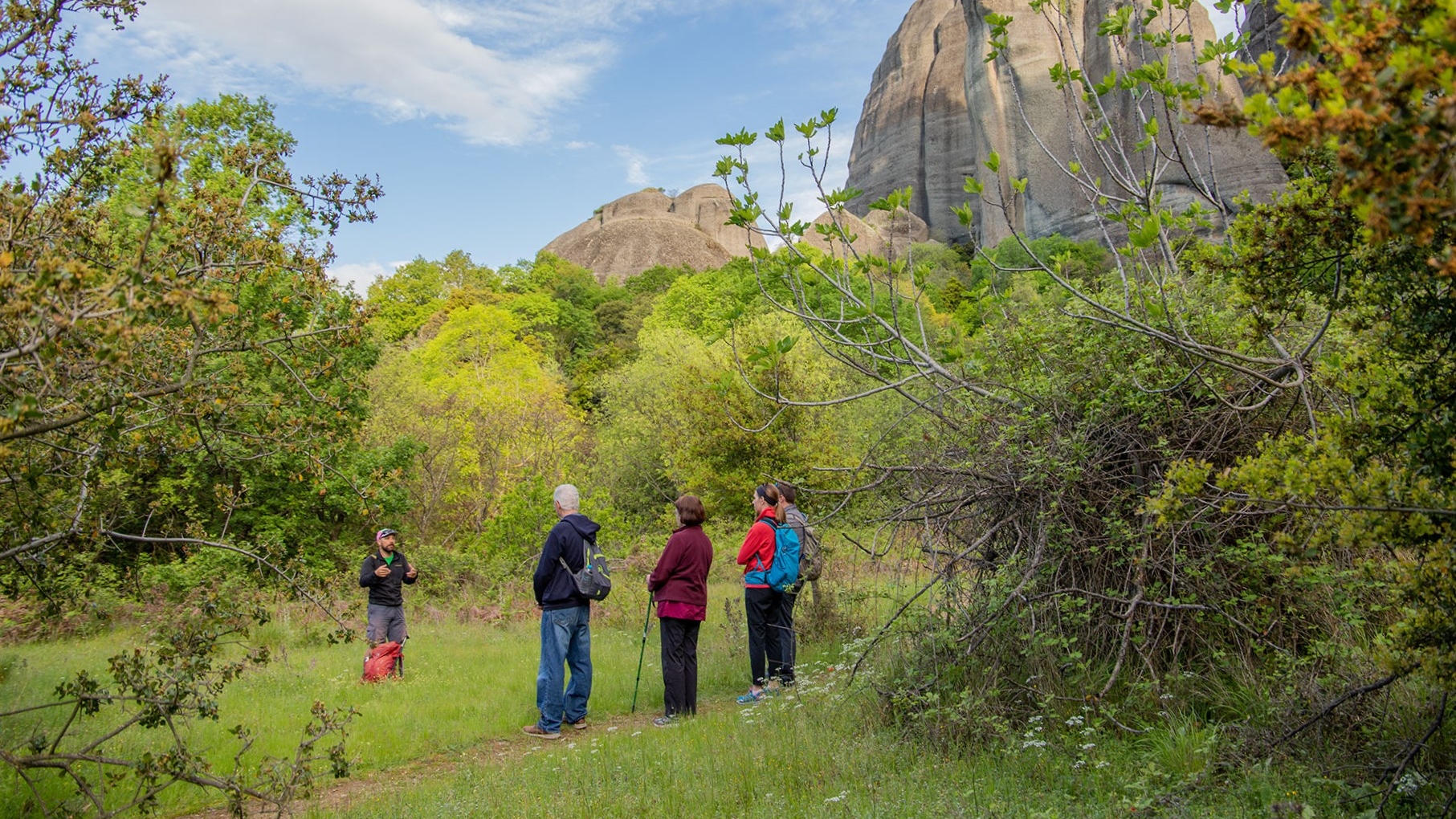 梅特欧拉（Meteora）健行游，从卡拉巴卡或卡斯特拉奇出发，并参观修 monastery