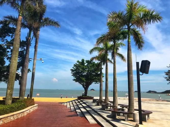 珠海私人导览一日游 情侣路 珠海大剧院 珠海渔女 香炉湾 景山公园 圆明新园 港珠澳大桥公路口岸