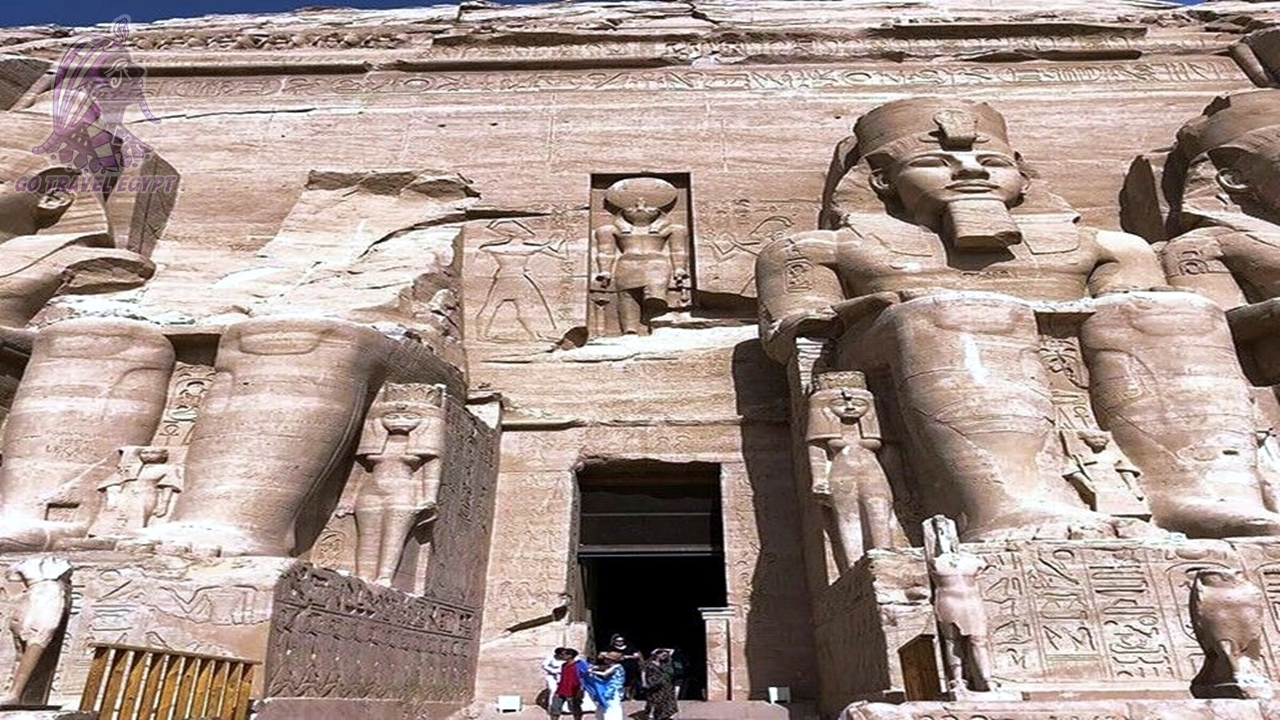 阿布辛贝神殿一日游（阿斯旺出发，私人 / 团体行程 / 飞行）