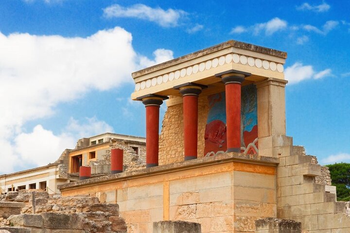 克诺索斯王宫和阿哈尼斯葡萄酒品尝之旅 (Knossos Palace and Archanes with Wine Tasting Tour)