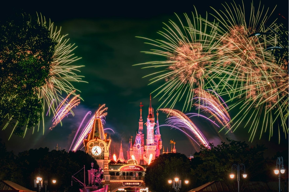 【上海往返】上海迪士尼乐园+苏州+杭州+乌镇6日（苏州留园+乌镇+杭州西湖+赠宋城千古情表演+南浔古镇+上海城隍庙+金茂大厦)