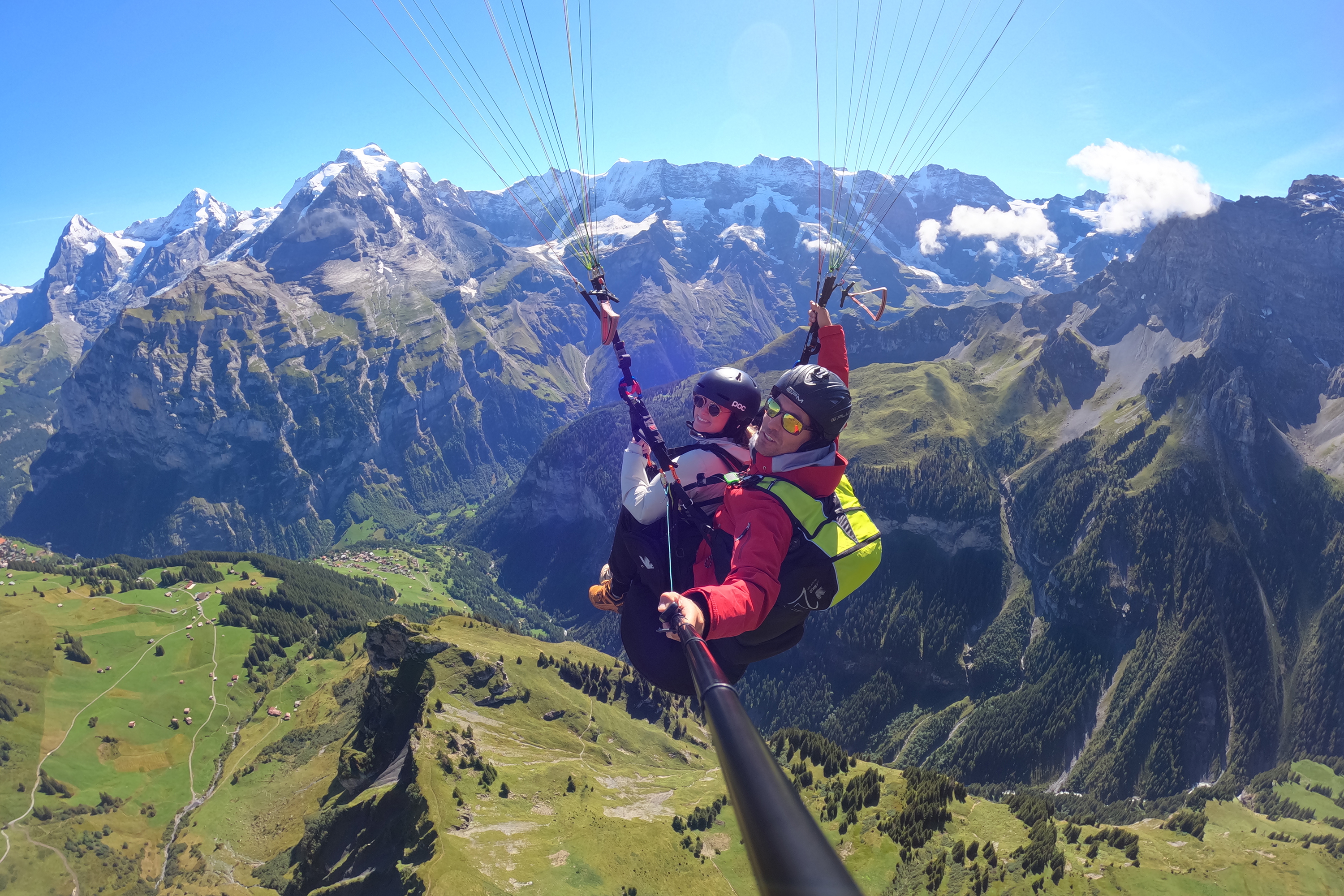 米伦 - 劳特布鲁嫩双人滑翔伞飞行 (Paragliding Tandem Flight Mürren - Lauterbrunnen)