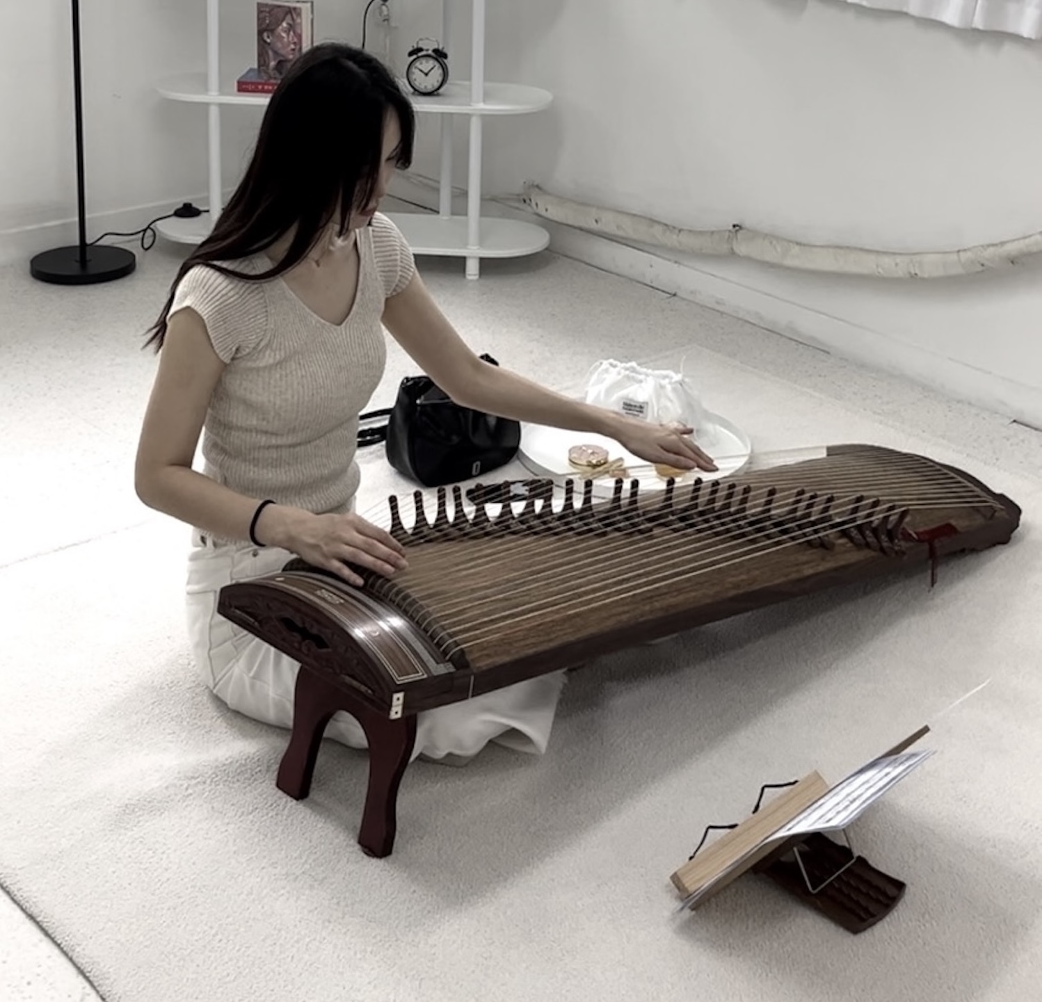 体验传统伽倻琴弹奏并录制你的表演