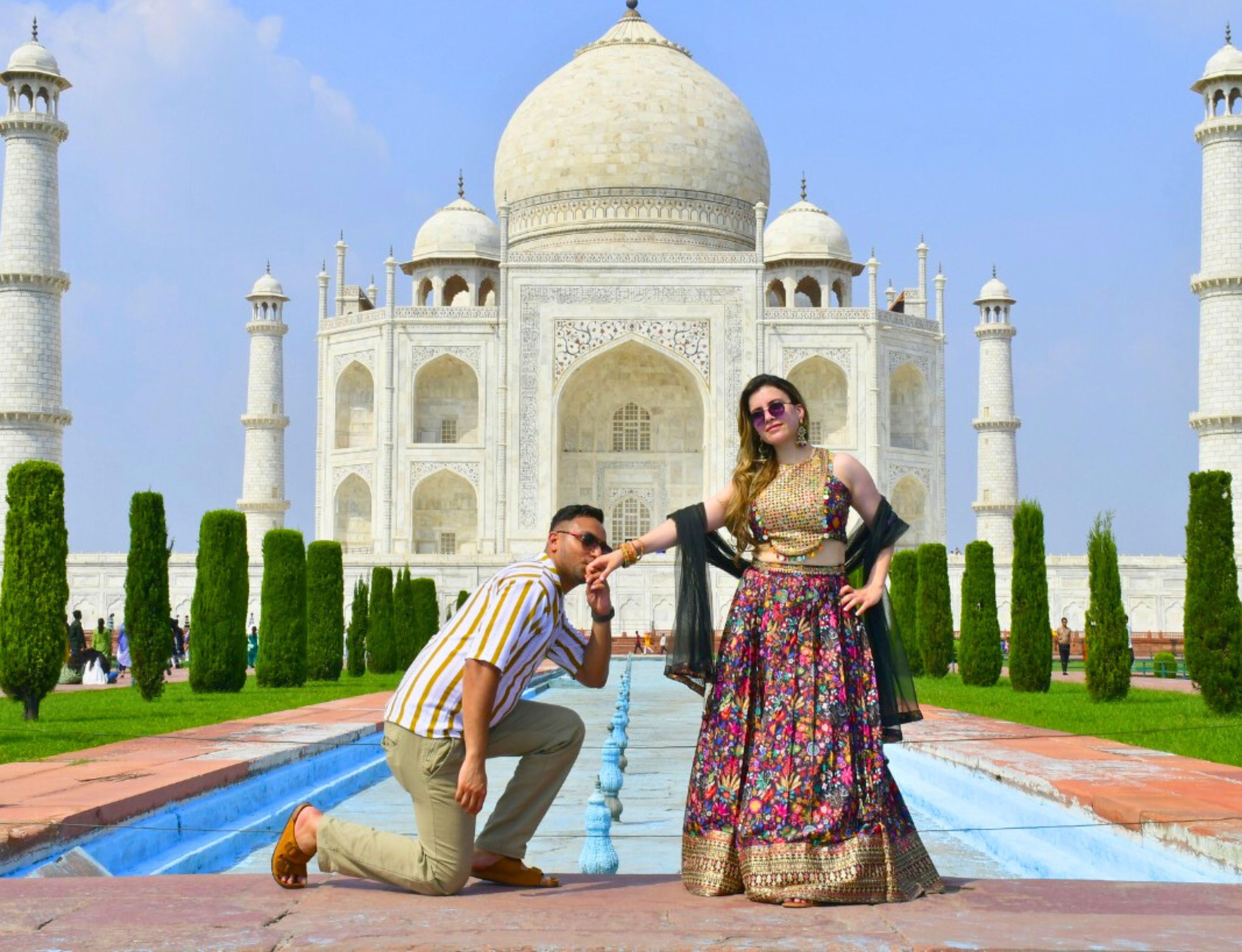阿格拉 (Agra) 包车往返法塔赫布尔西格里 (Fatehpur Sikri)  私人过夜游