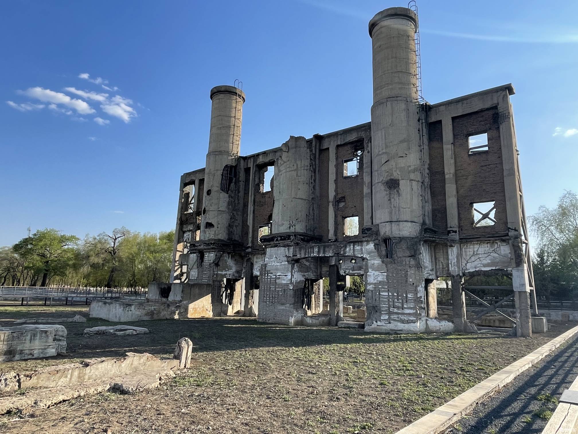 东北哈尔滨私人导览1日游（太阳岛风景区+松花江+731部队遗址+专车私导） 