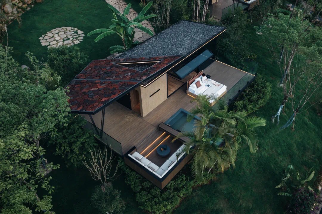 云南高奢腾冲芒市5日（146平私汤温泉别墅·石头纪+无边泳池·月泊半山/泊度+和顺古镇+热海景区+北海湿地+金塔、珍奇园）