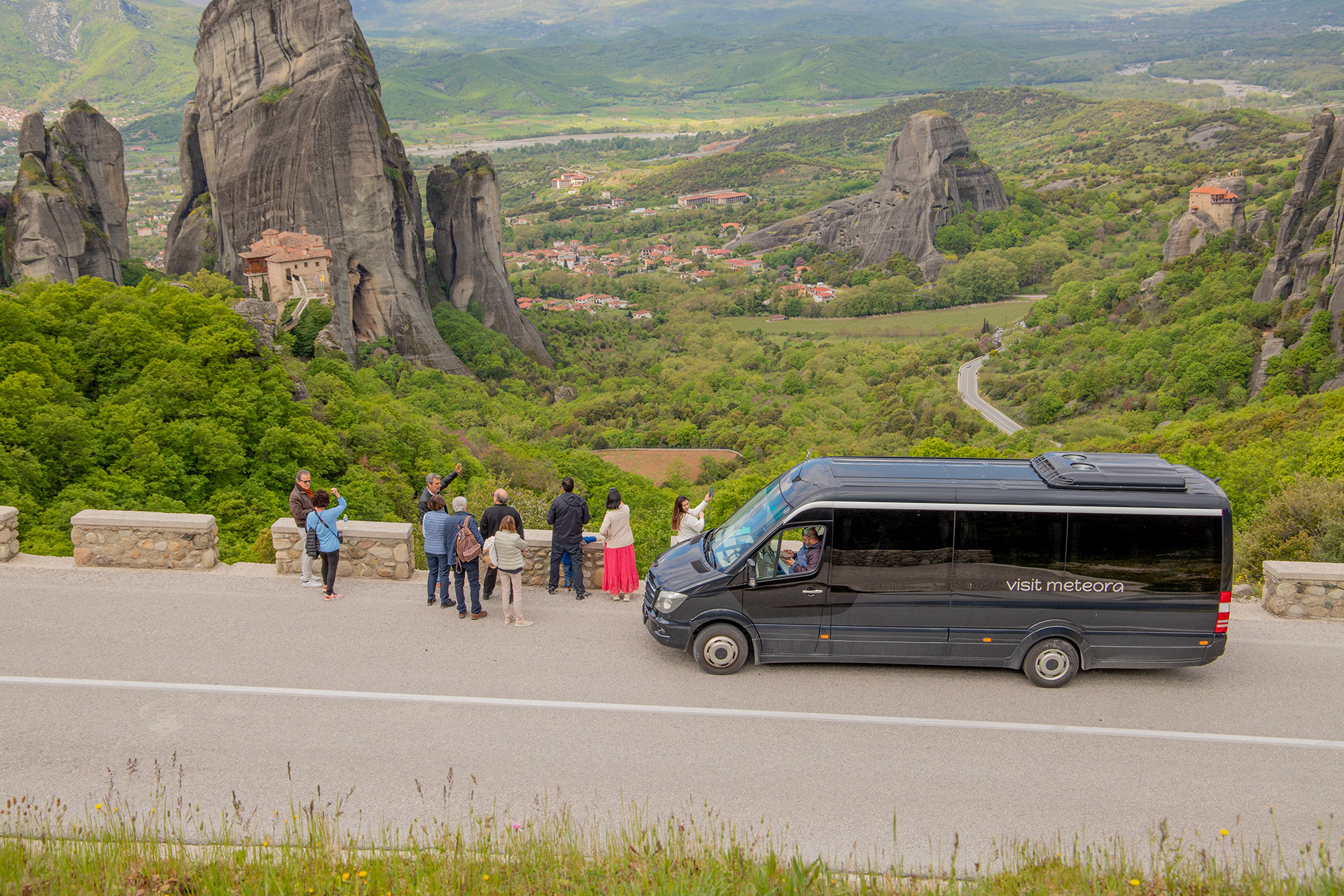 迈泰奥拉午间修道院和隐秘洞穴巴士之旅