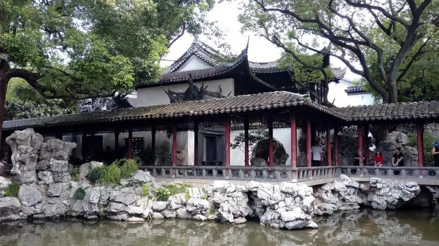 上海老街 豫园 玉佛禅寺 新天地 私人导览一日游