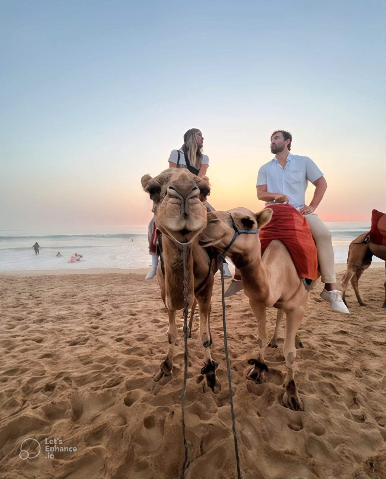 夕阳骆驼骑行 & 豪华晚餐