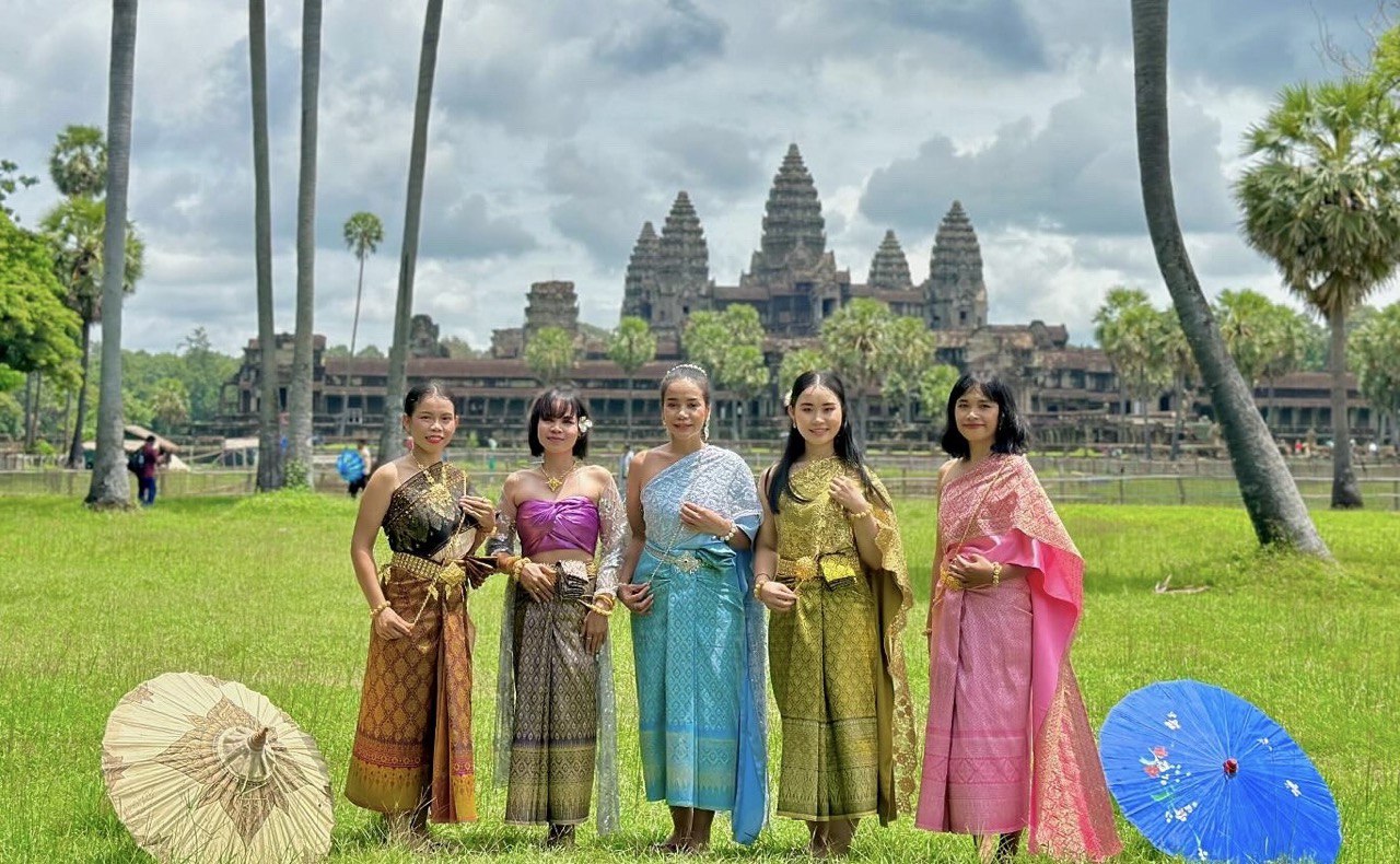 吴哥窟 (Angkor Wat) 高棉传统服饰体验之旅