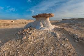 多哈西卡塔尔理查德塞拉雕塑、蘑菇岩、泽克里特之旅