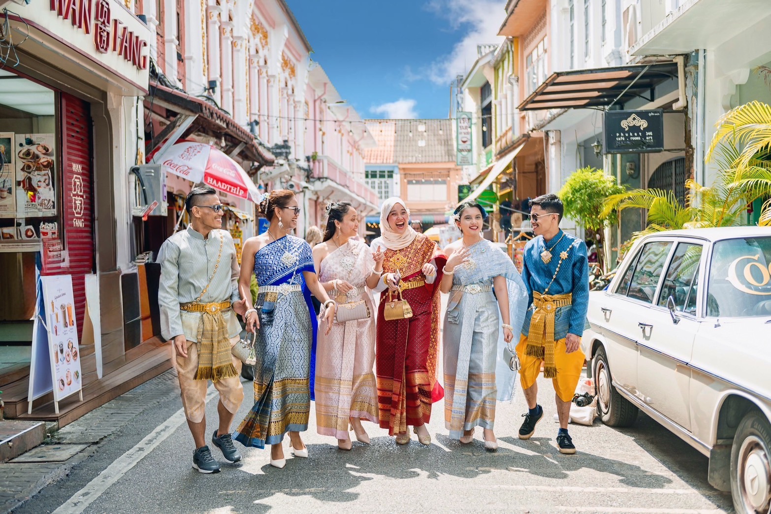 泰国传统服饰租借（含配件） - Sanae Thai Closet