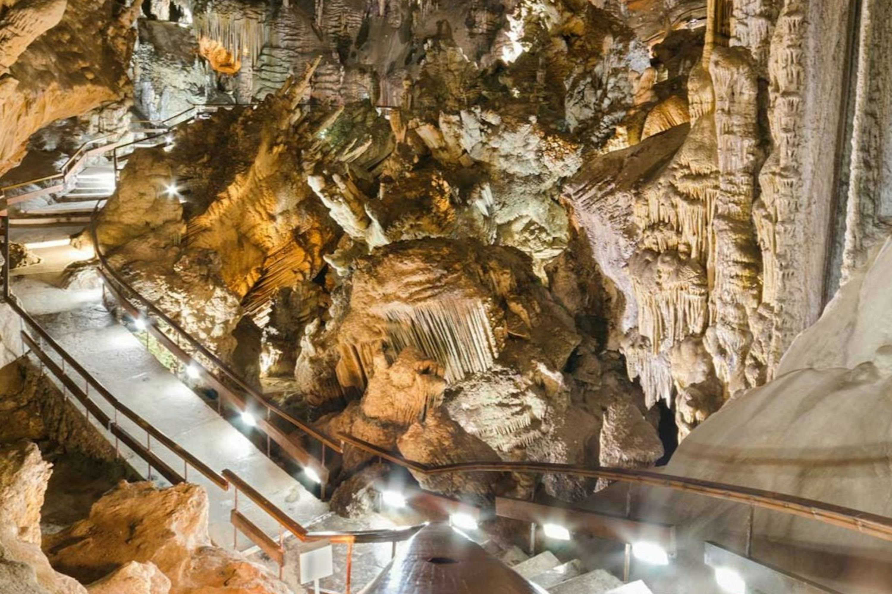 西班牙内尔哈洞穴门票