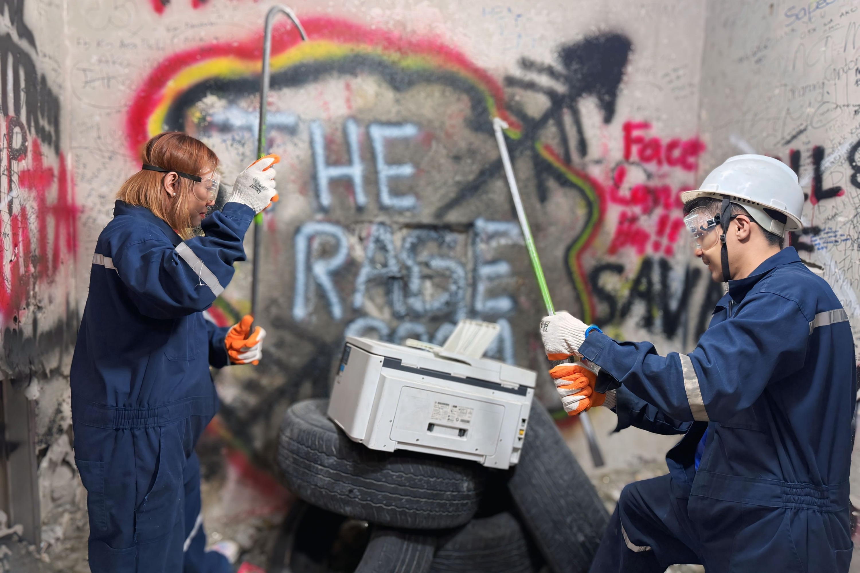 马尼拉愤怒屋体验 (The Rage Room Experience in Manila)