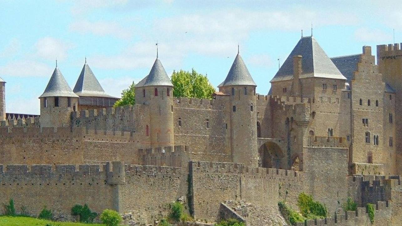 卡尔卡松 & 康塔尔城堡一日游（土鲁斯出发）