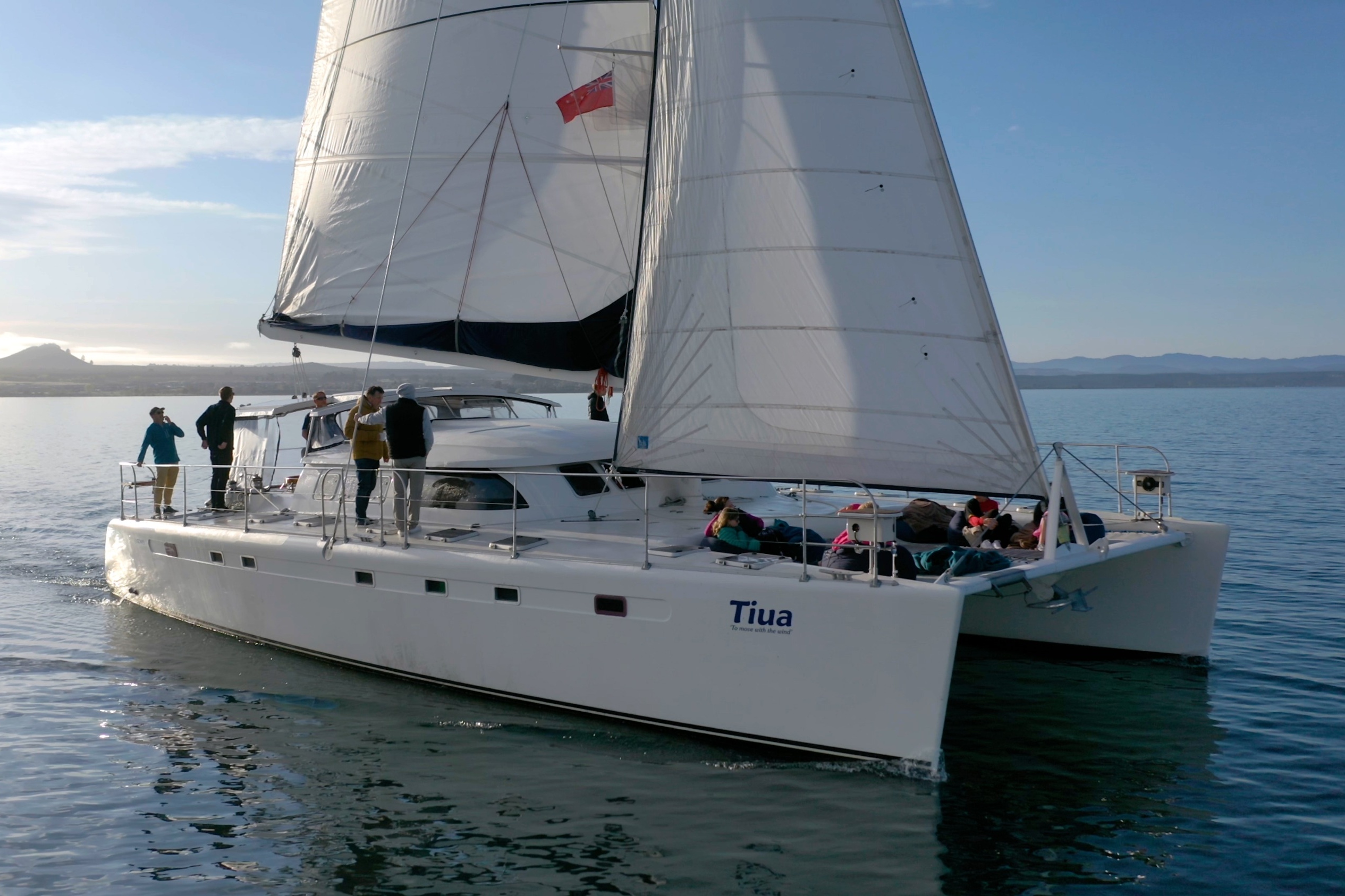 陶波毛利人岩石雕刻帆船体验