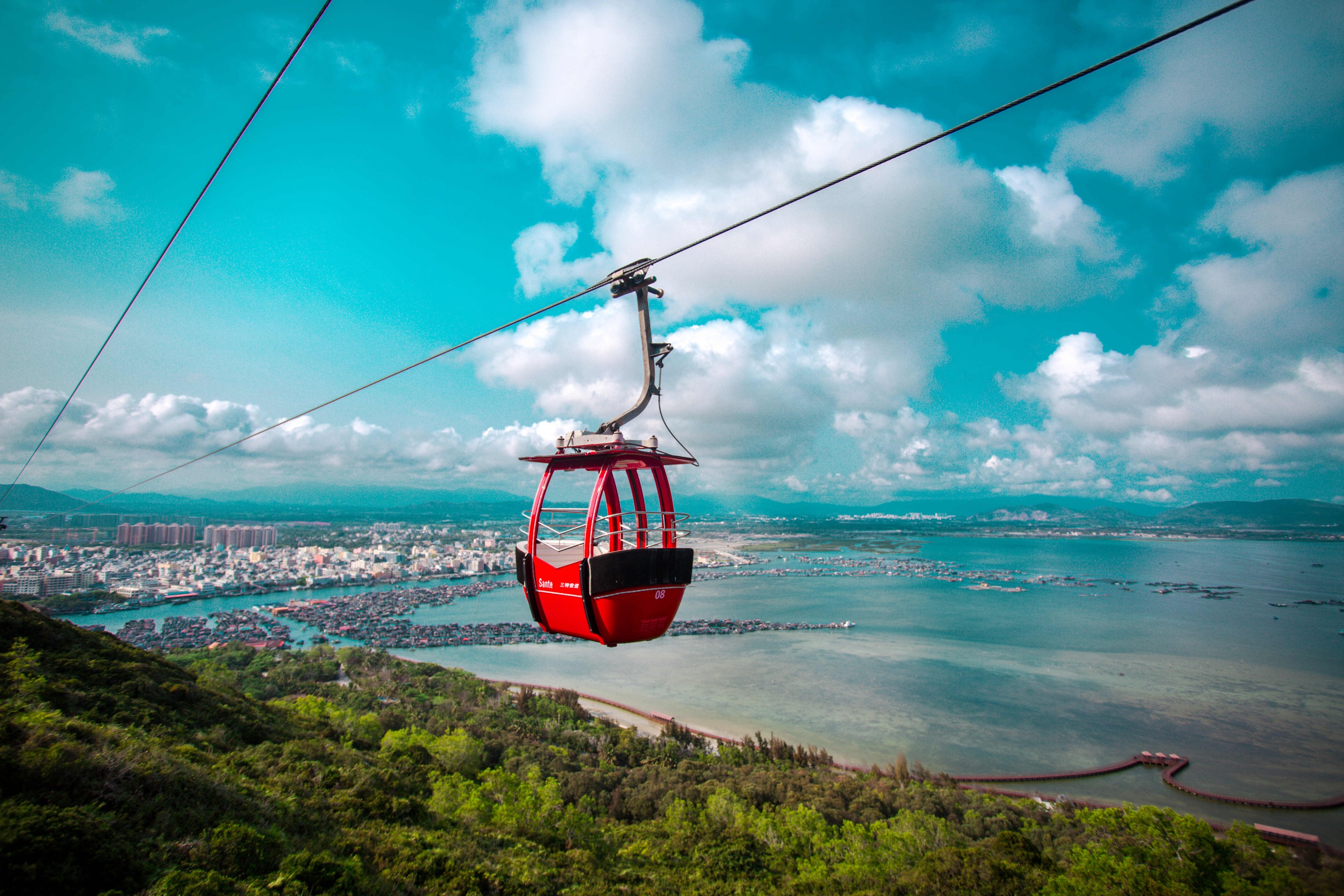 海南三亚槟榔谷黎苗文化旅游区+南湾猴岛一日游私家团（含跨海索道，专车接送，中/英文导游）