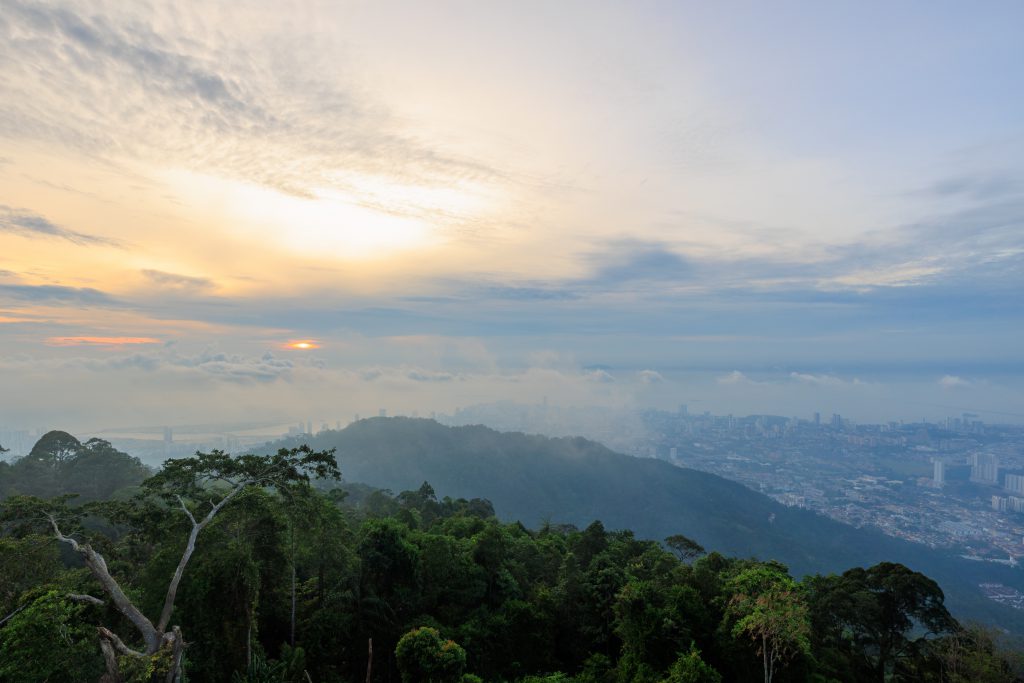 槟城升旗山 & 当地早市：日出晨间游