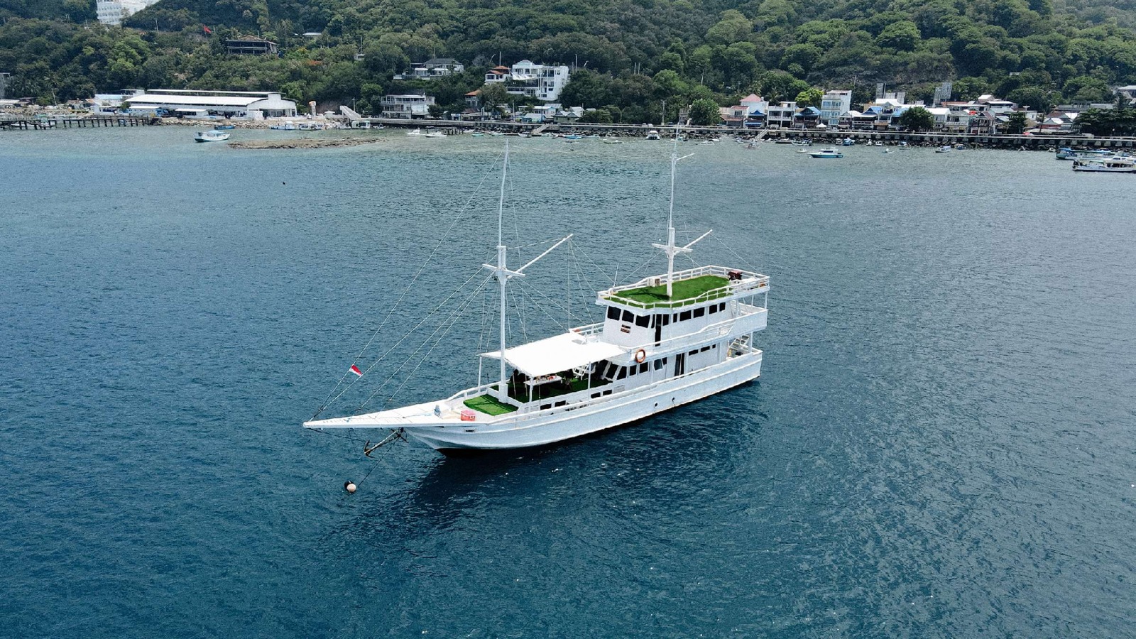 Arimbi Phinisi 3 天 2 夜科莫多船宿之旅（从 Labuan Bajo 出发）