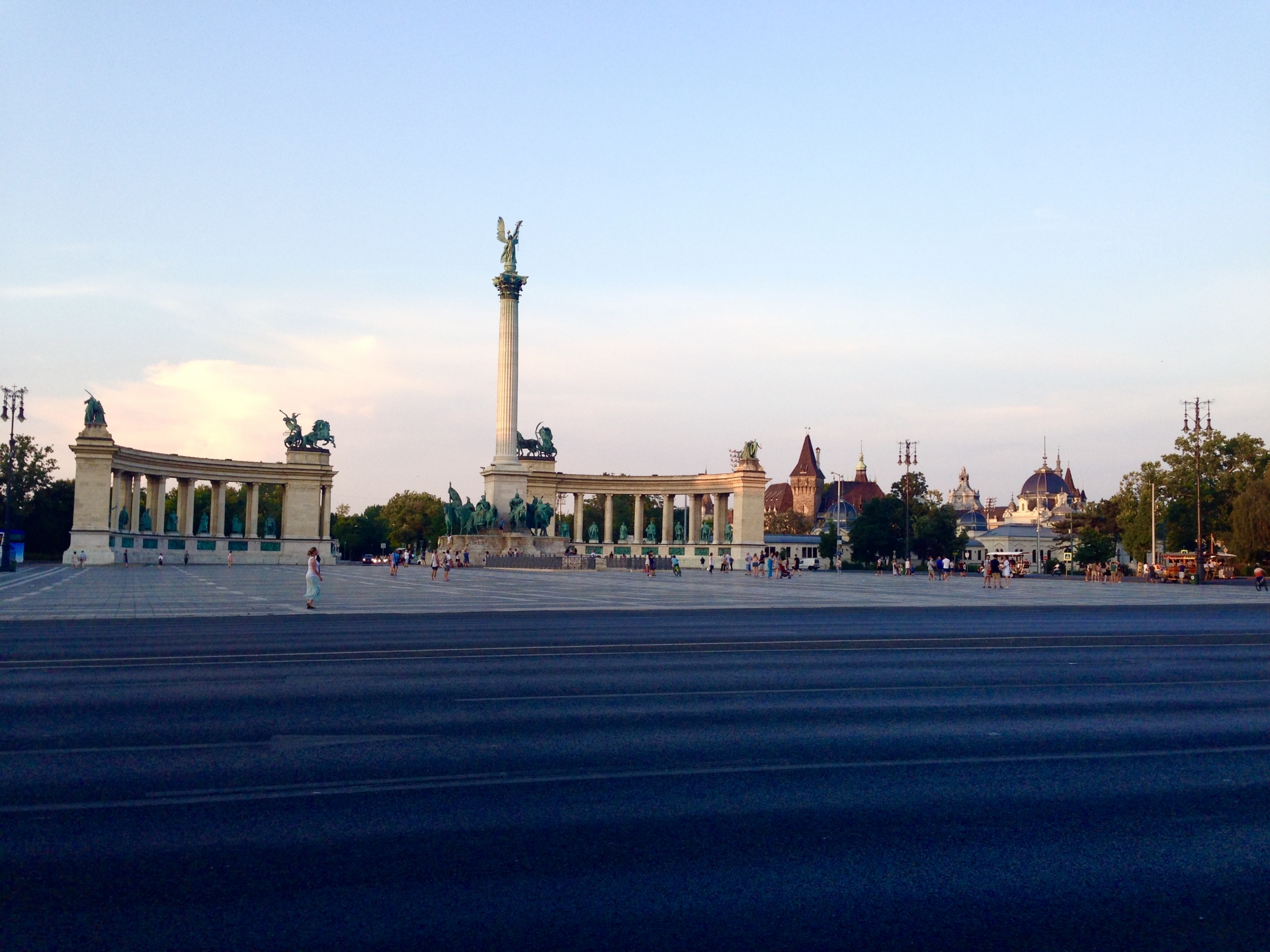 布达佩斯地铁1号线观光之旅