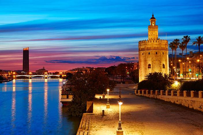 塞维利亚的神秘和超自然徒步之旅