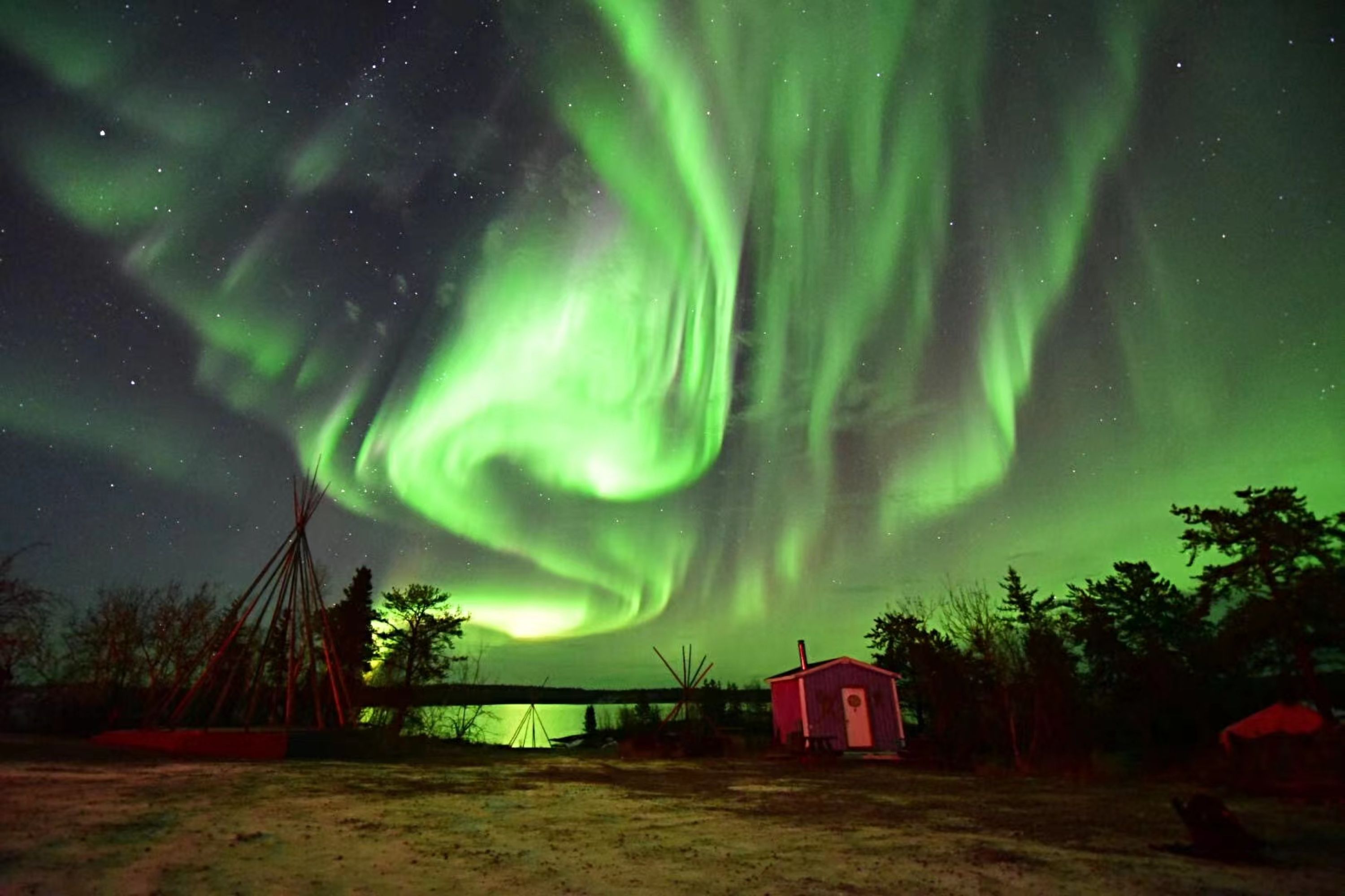 黄刀镇极光狩猎多日游