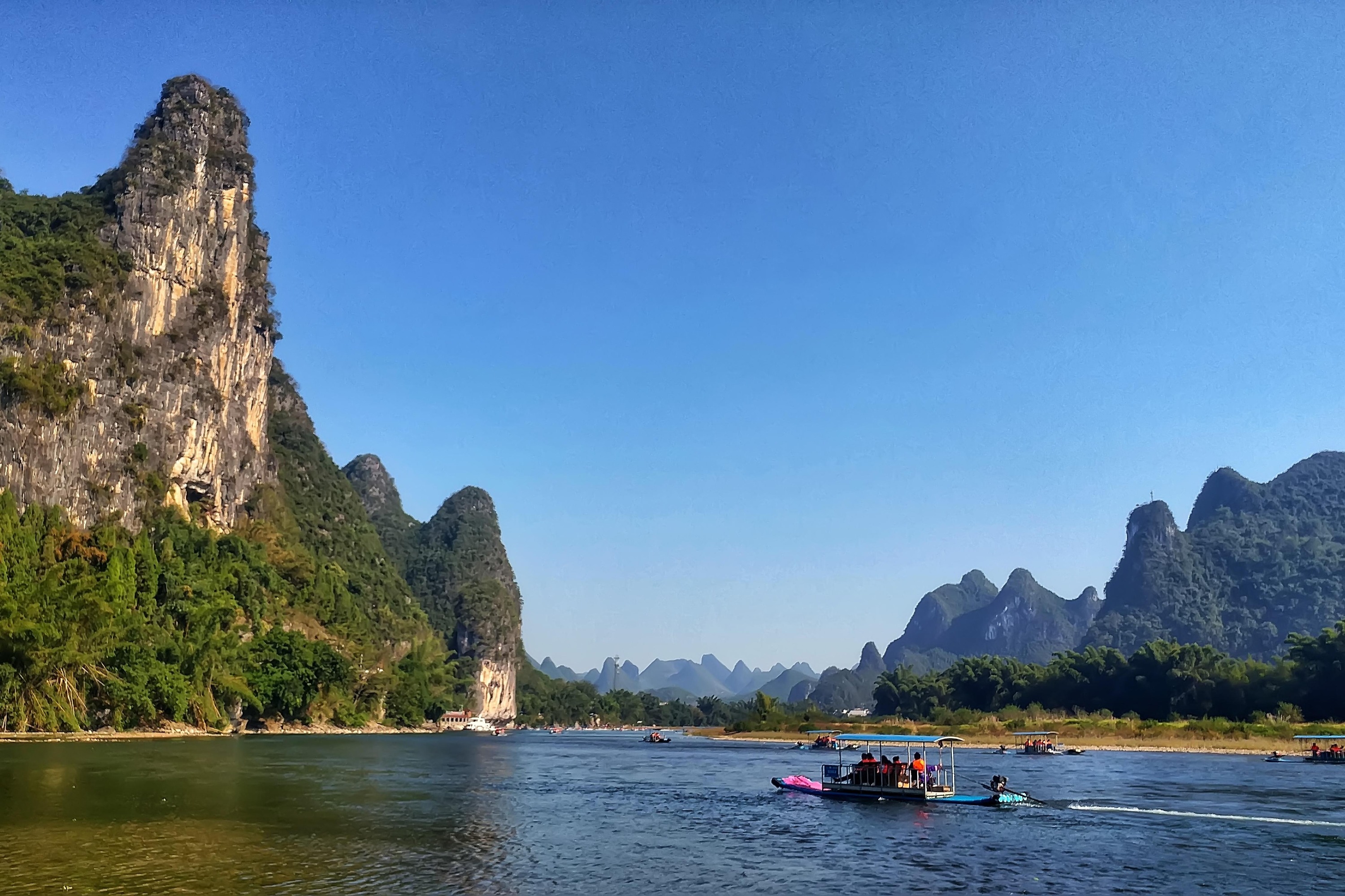 阳朔私人导览1日游  遇龙河竹筏漂流 十里画廊 漓江 兴坪古镇