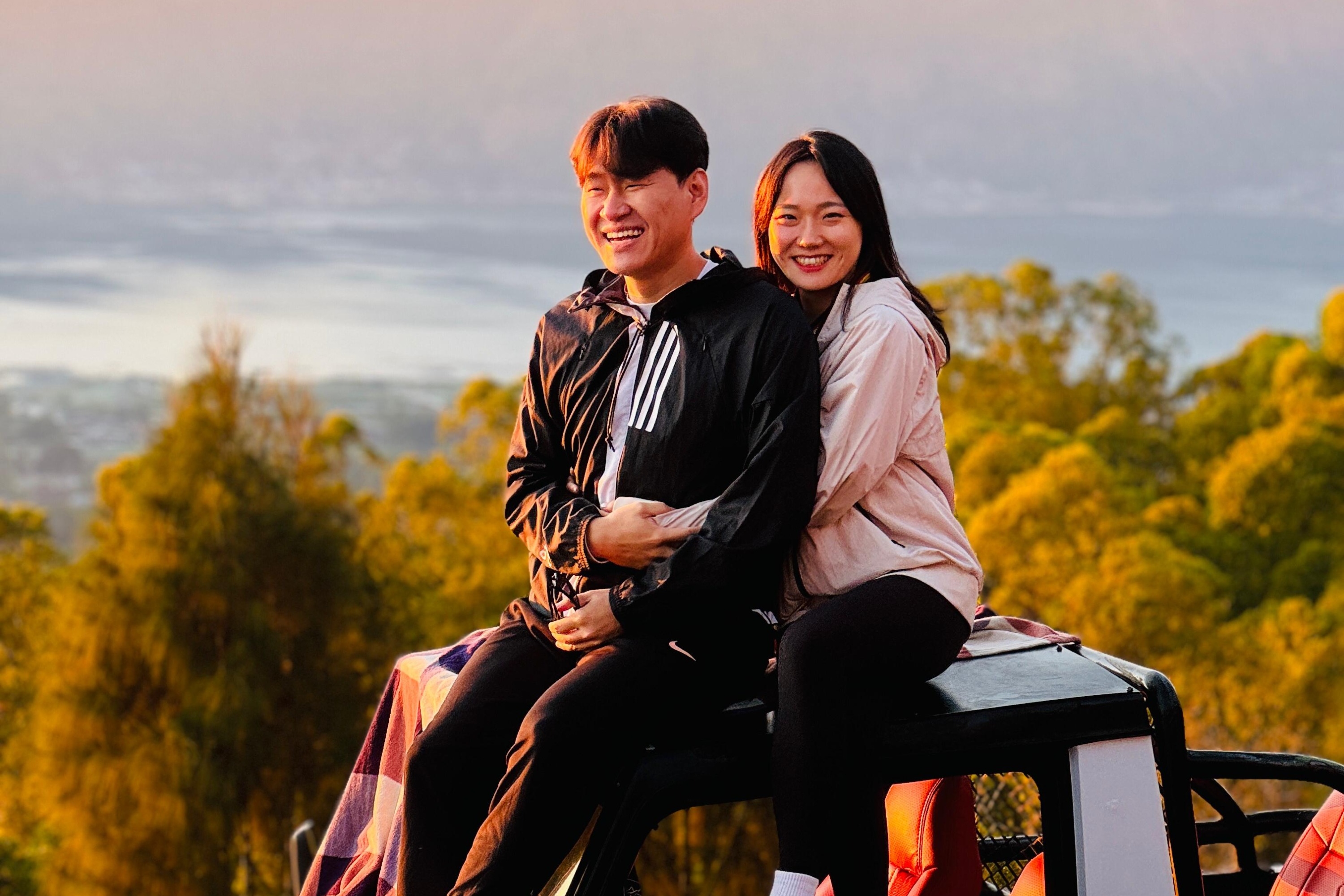 峇都尔火山4WD吉普车 + 空拍摄影师