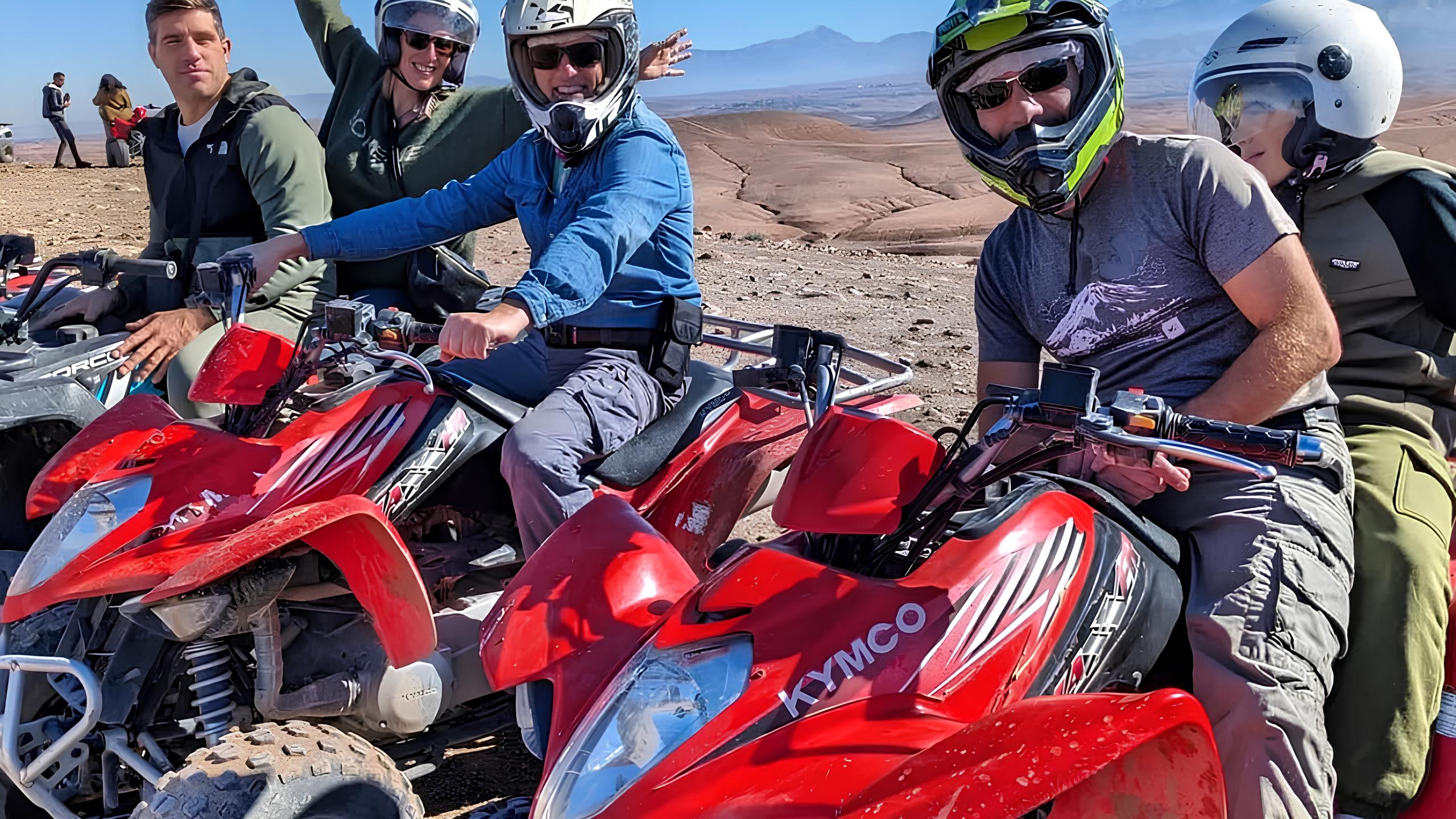 阿格菲沙漠（Agafay Desert）四轮摩托车之旅：岩石小径和壮丽景色