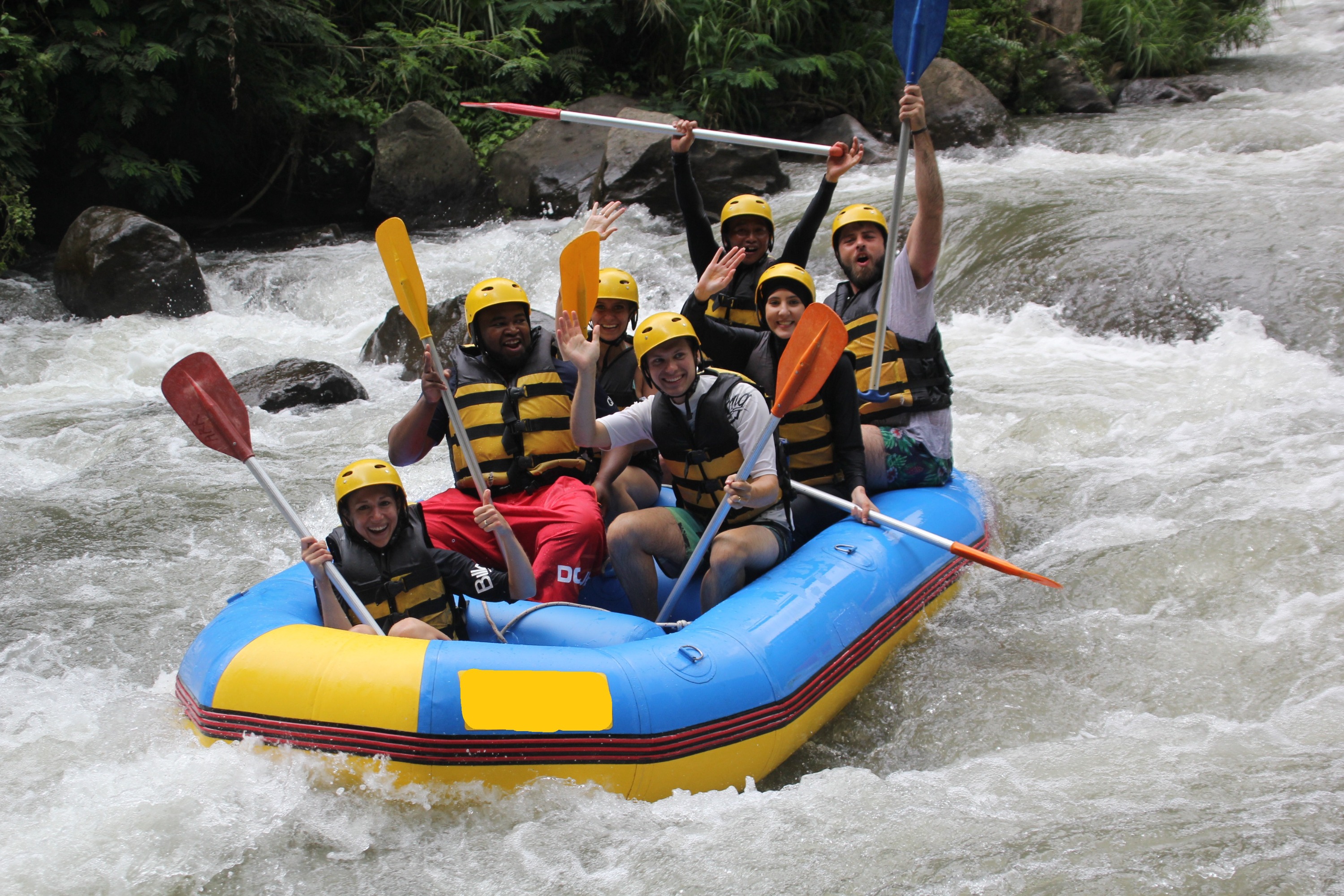 从雅加达出发的庞岸安河泛舟冒险