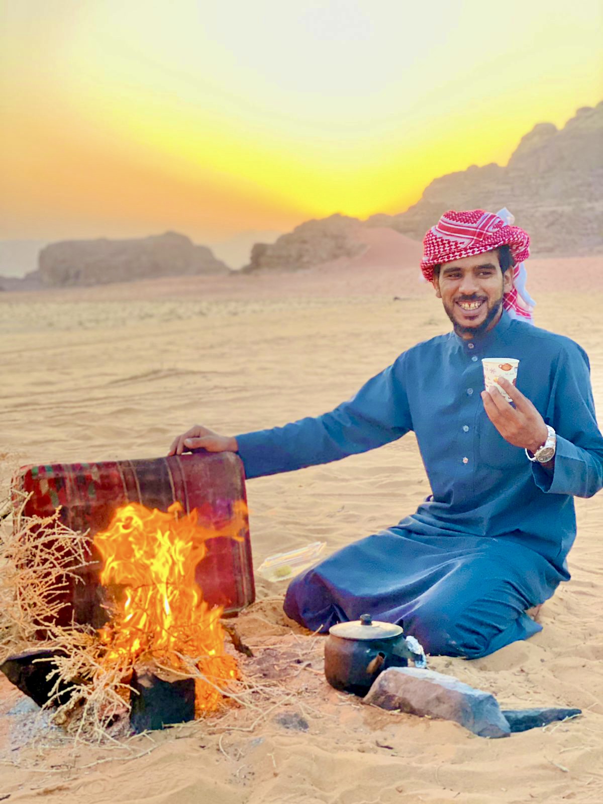 瓦迪拉姆全日吉普车之旅 & 传统午餐