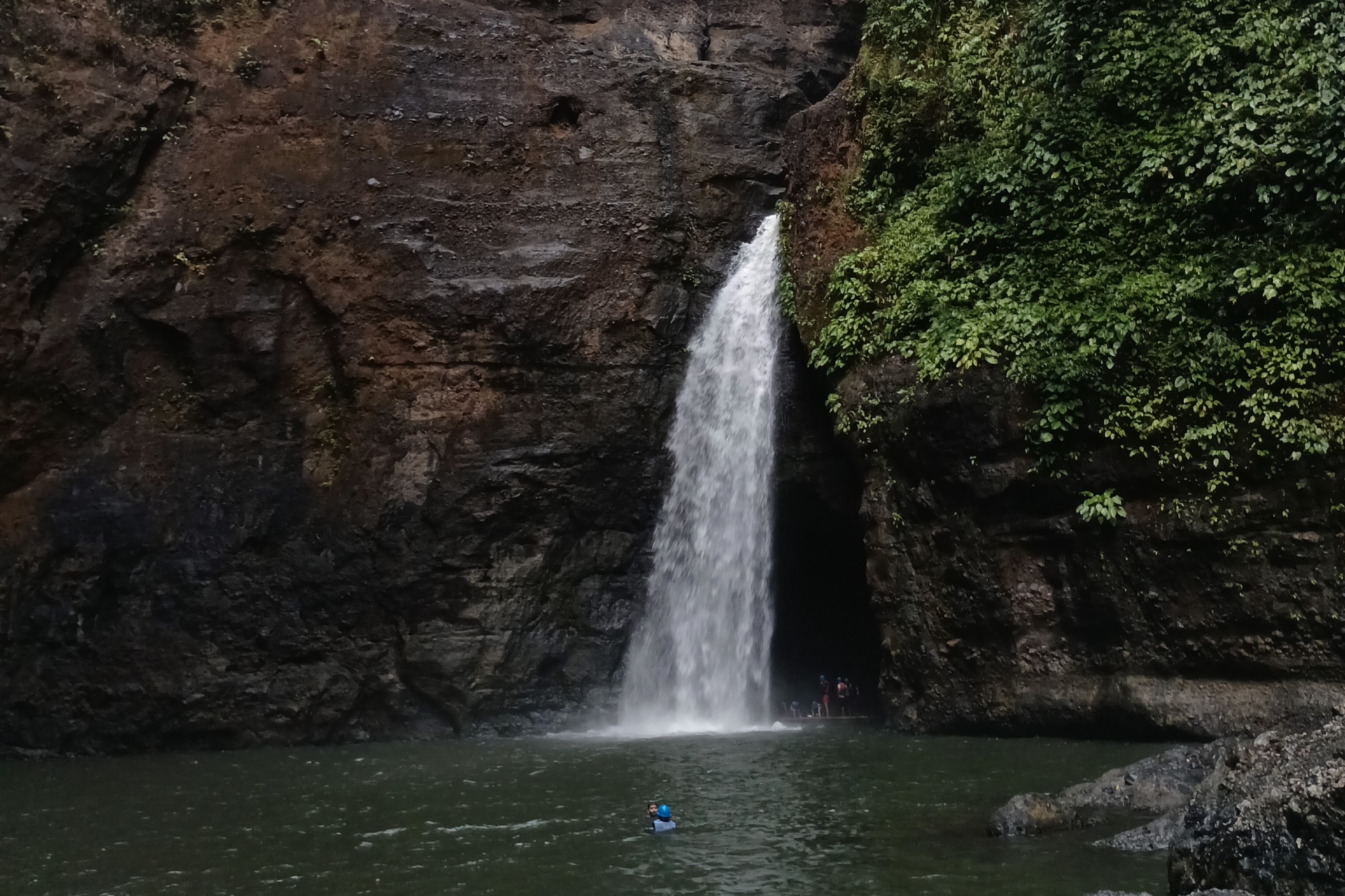 帕格桑汉瀑布一日游 (Pagsanjan Falls Day Tour)