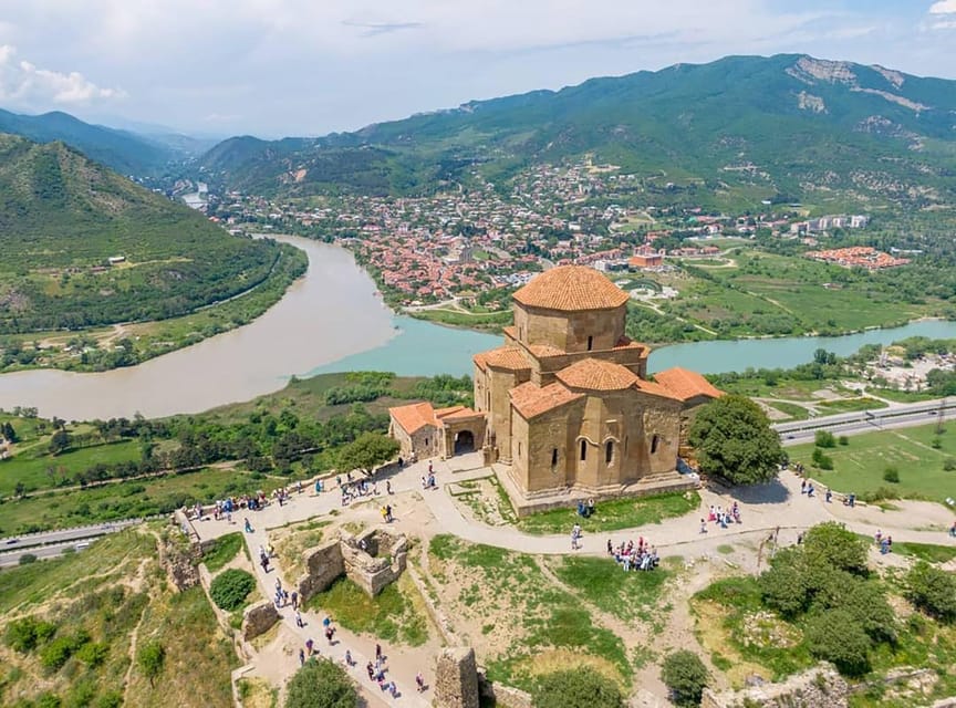 姆茨赫塔、季瓦里和萨姆塔夫罗：黄金三角特快之旅