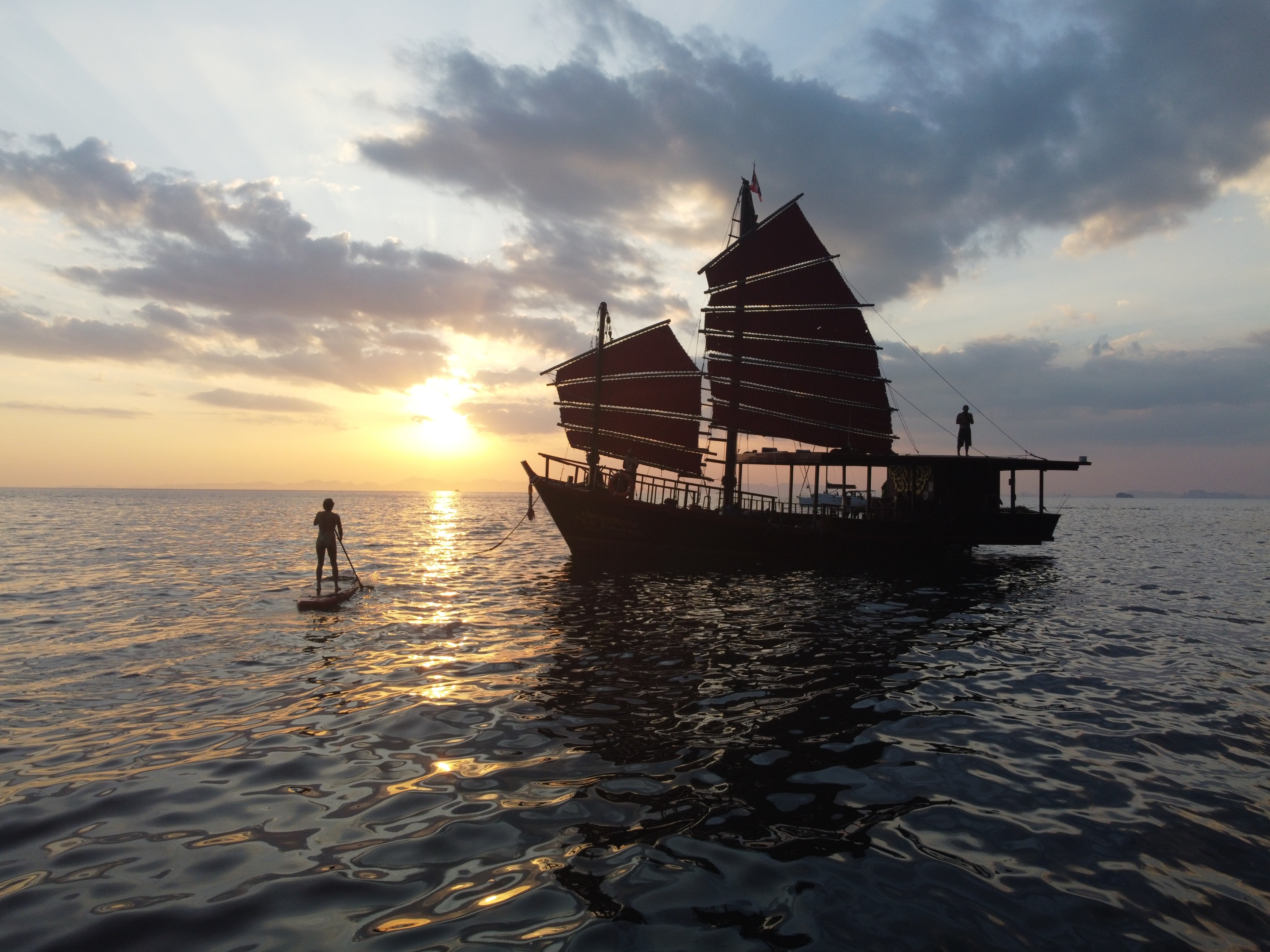 4 岛浮潜日落之旅 + 夜晚生物荧光游泳