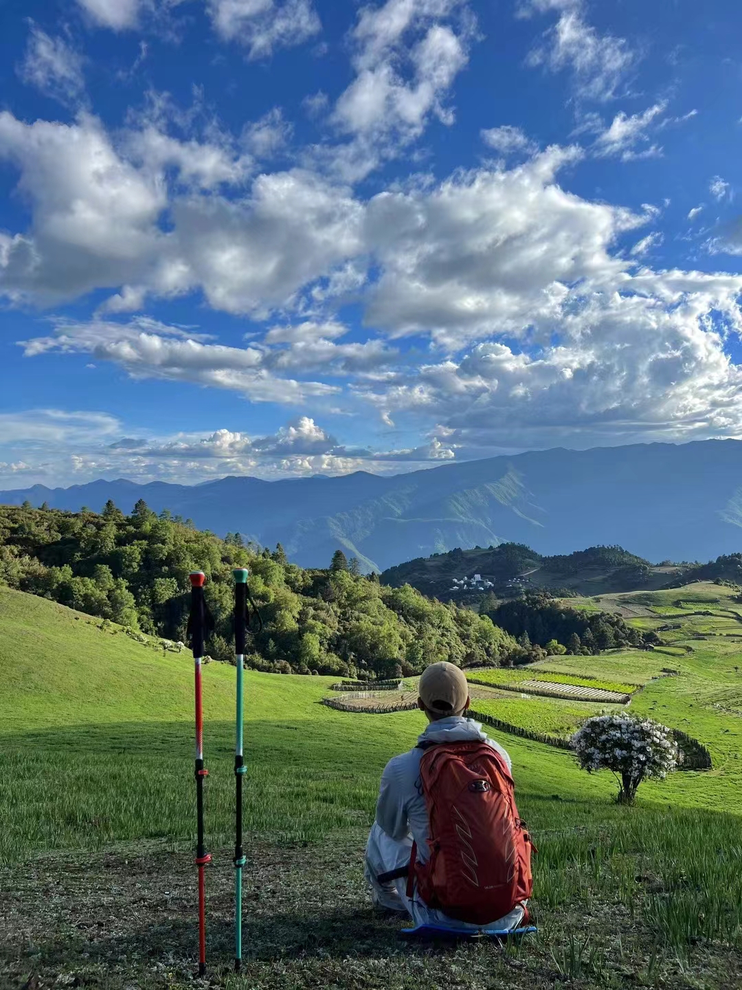 云南虎跳峡老药山野奢户外两日（虎跳峡高路+云极野奢帐篷营地+轻徒步+峡谷秘境+越野车出行）